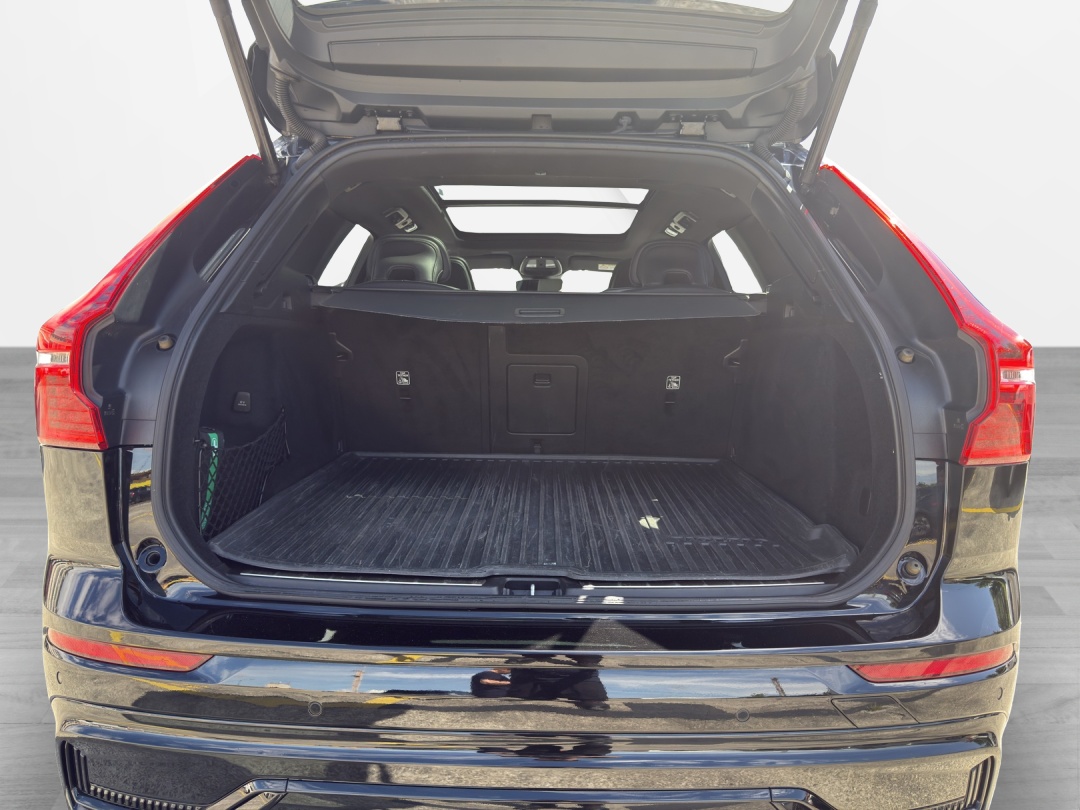 VOLVO XC60 B5 Benzin Mild Hybrid AWD R-Design Geartronic-image-12