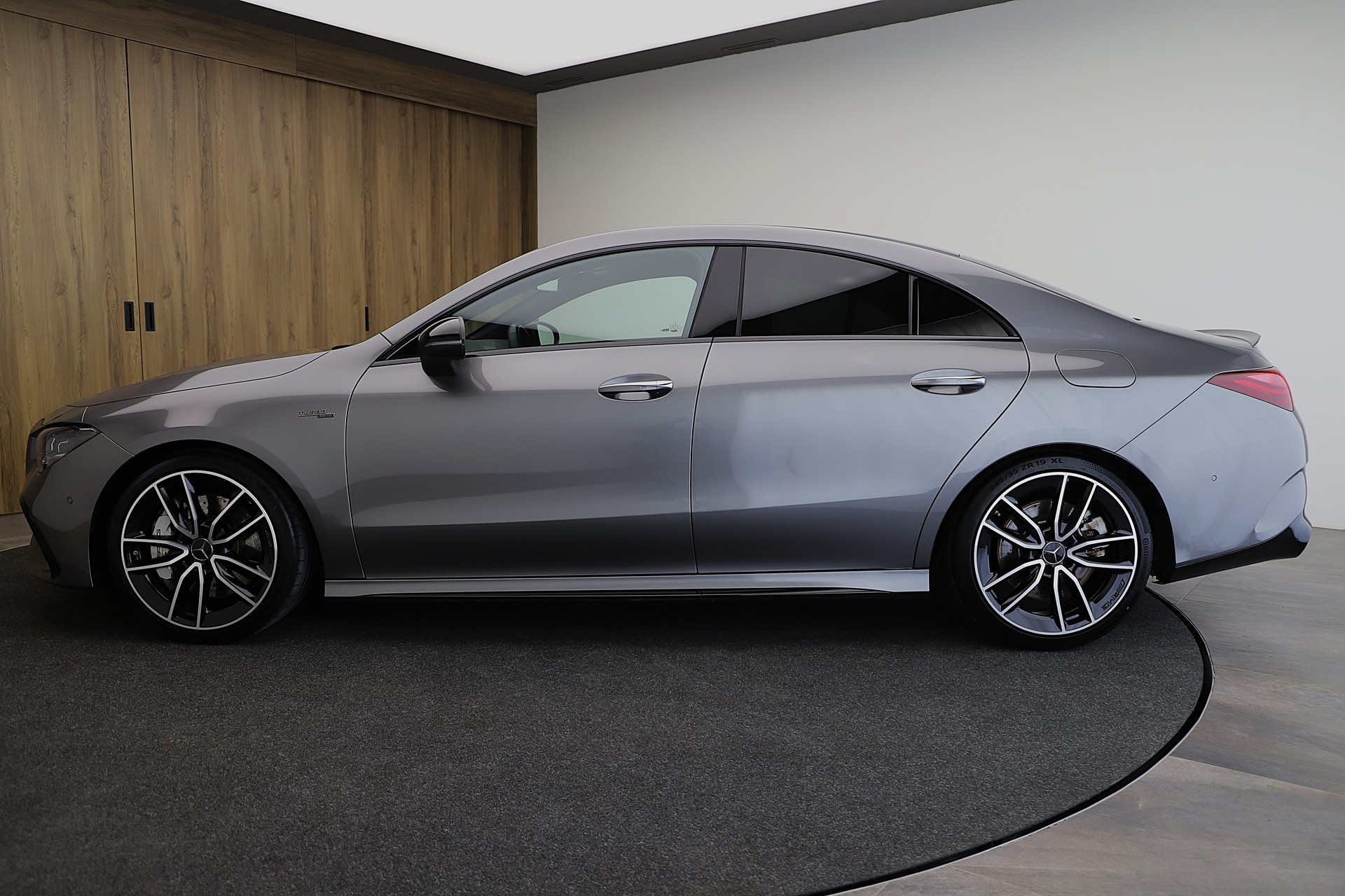 MERCEDES-BENZ CLA 35 AMG 4Matic 8G-DCT mit Advance Plus und Night Paket I + II-image-2