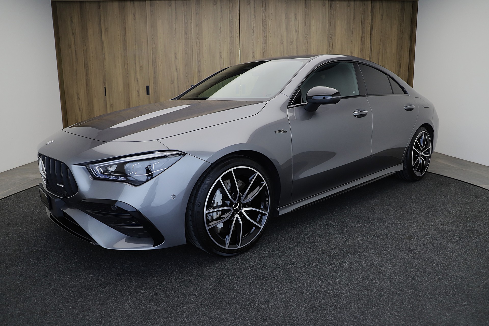 MERCEDES-BENZ CLA 35 AMG 4Matic 8G-DCT mit Advance Plus und Night Paket I + II