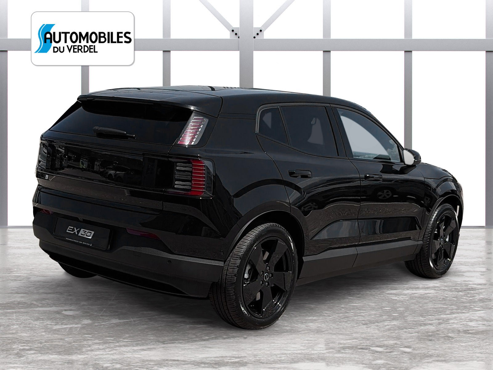 VOLVO EX30 E60 Twin Ultra Performance Sw. Black Ed. AWD-image-4