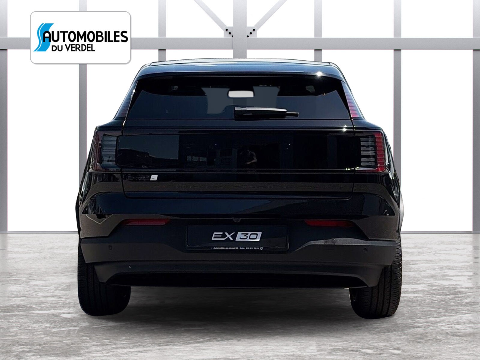 VOLVO EX30 E60 Twin Ultra Performance Sw. Black Ed. AWD-image-3