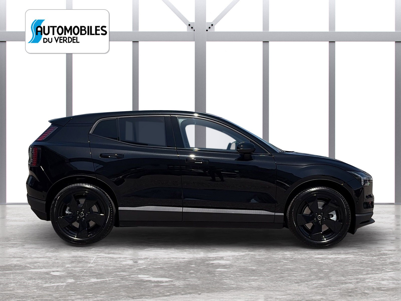 VOLVO EX30 E60 Twin Ultra Performance Sw. Black Ed. AWD-image-5