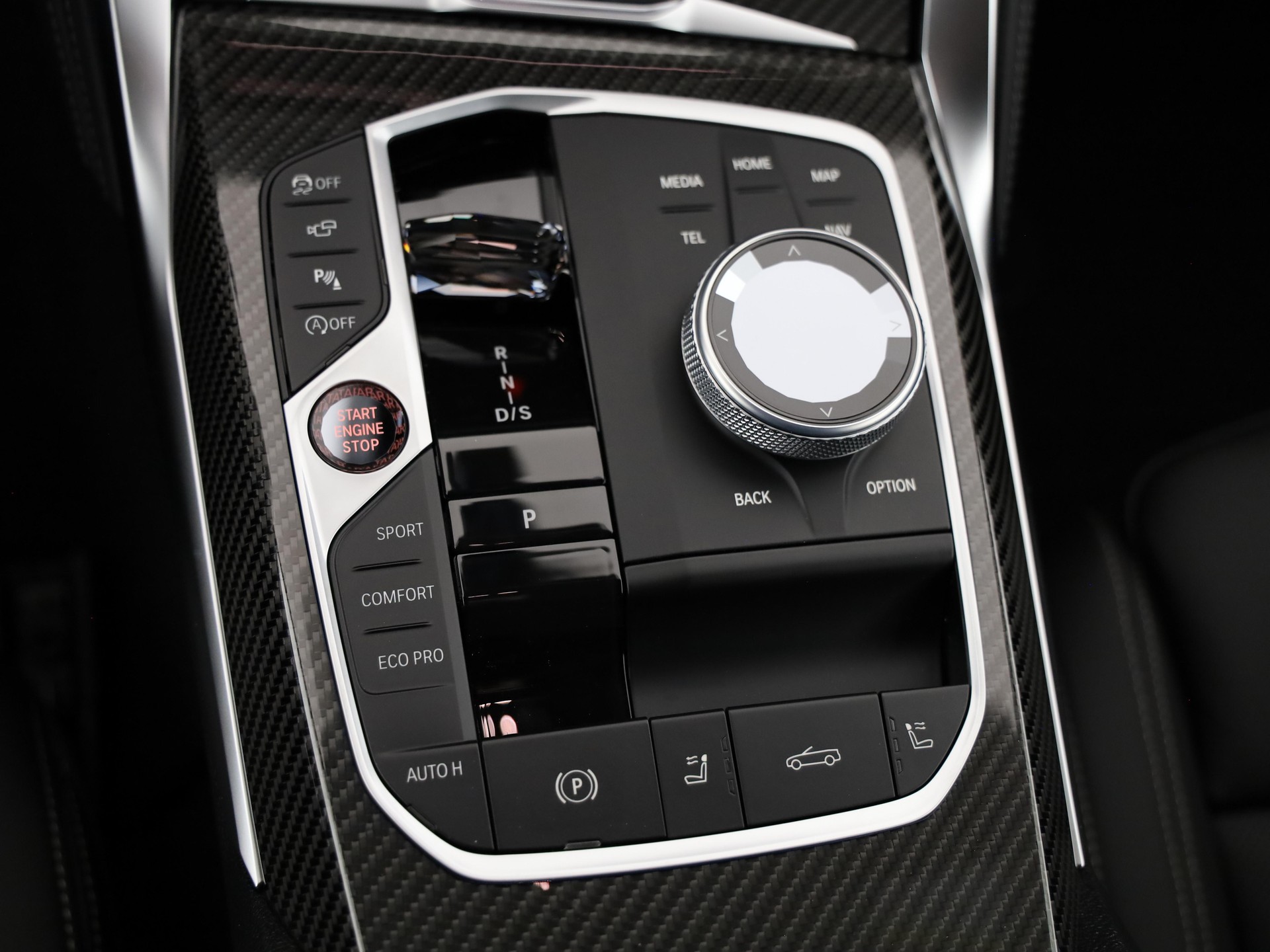 BMW M440i xDrive Cabrio-image-16