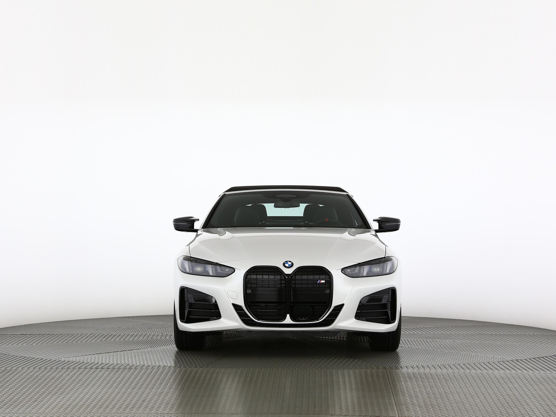 BMW M440i xDrive Cabrio-image-4