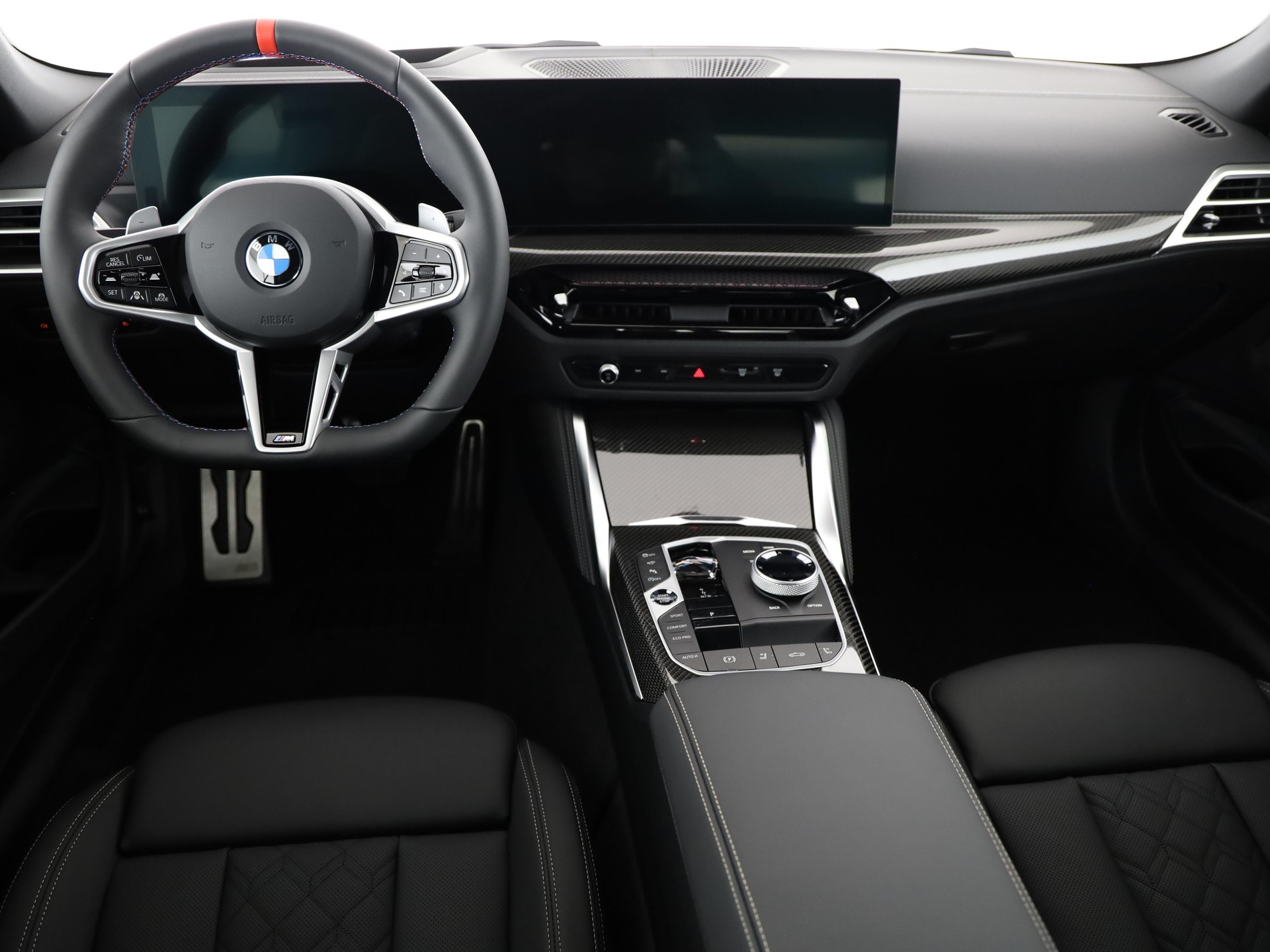 BMW M440i xDrive Cabrio-image-14