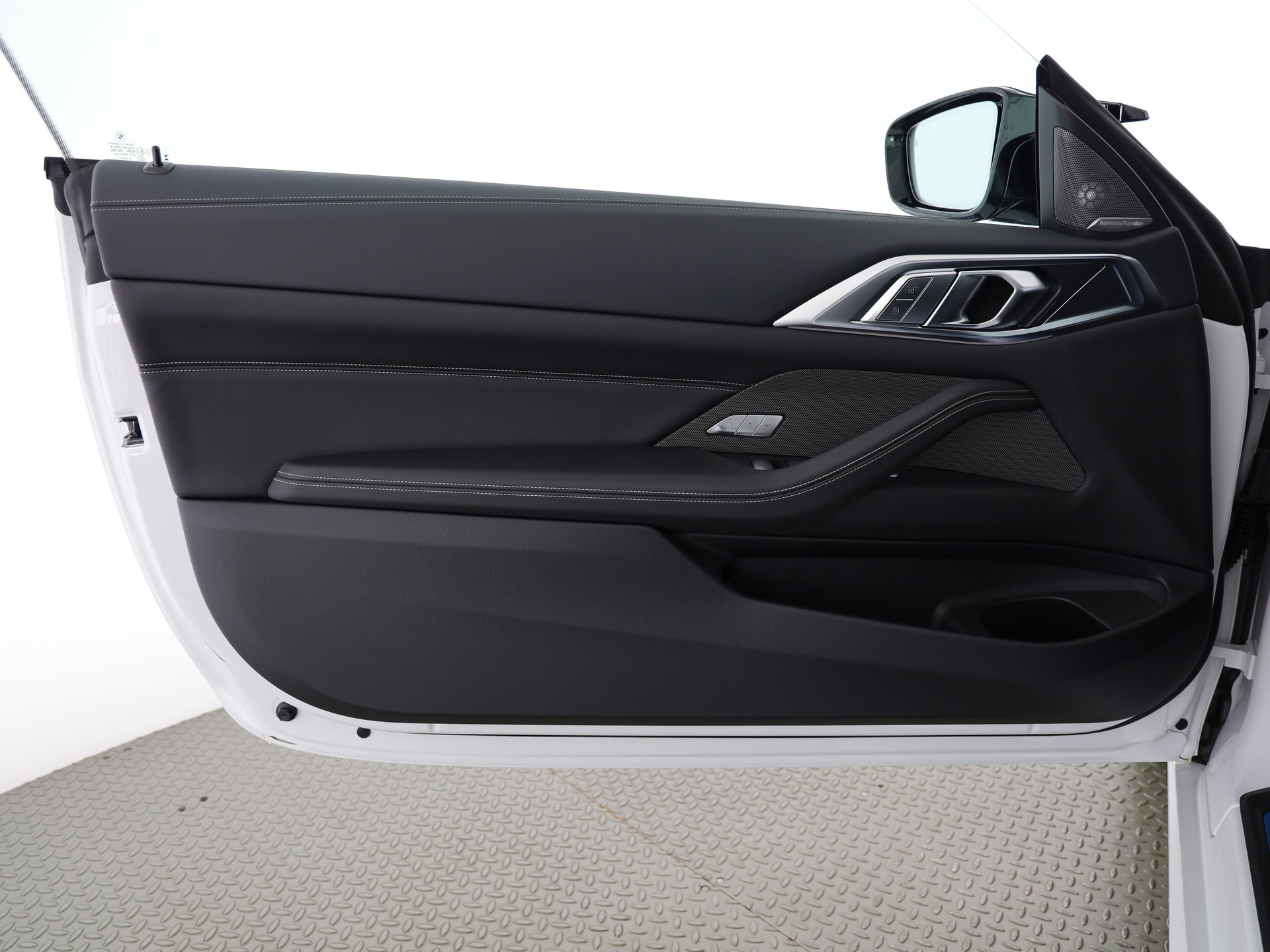BMW M440i xDrive Cabrio-image-7