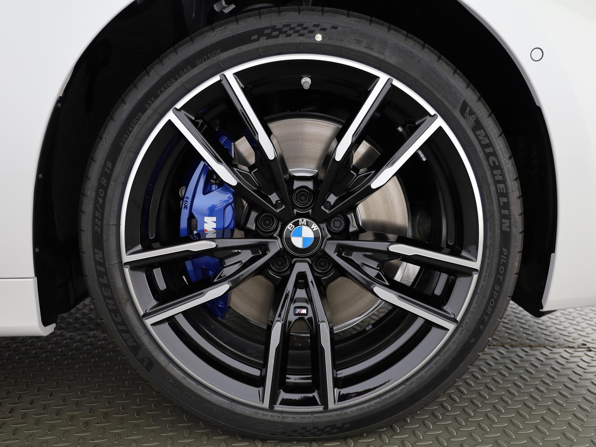 BMW M440i xDrive Cabrio-image-19