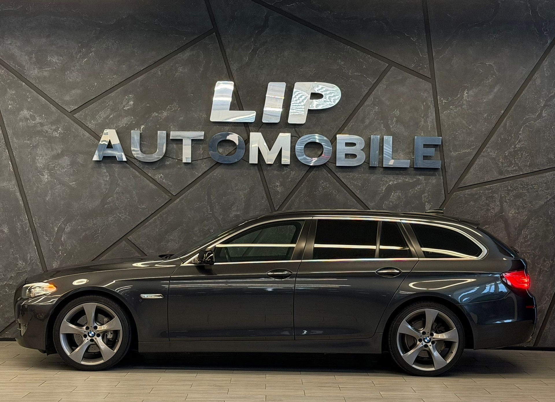 BMW 530d Touring Steptronic-image-4