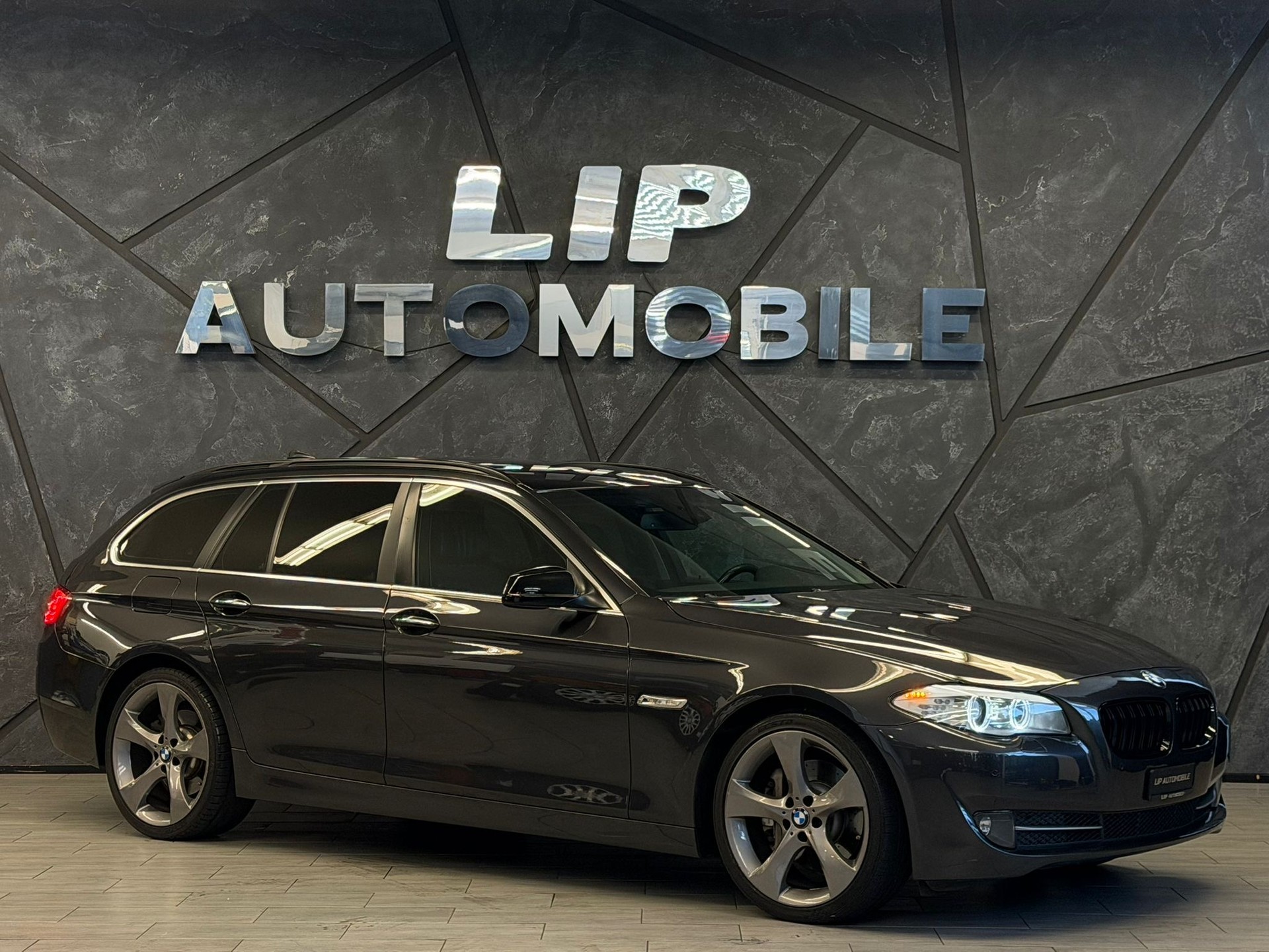 BMW 530d Touring Steptronic-image-2