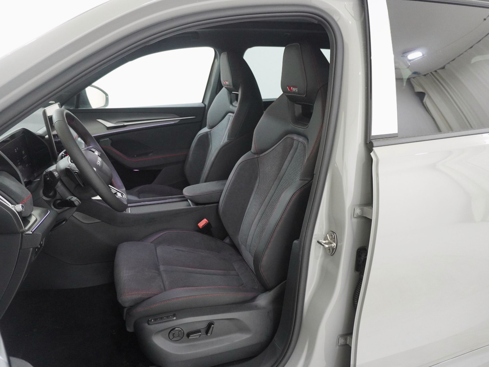 SKODA Kodiaq 2.0 TSI RS-image-12