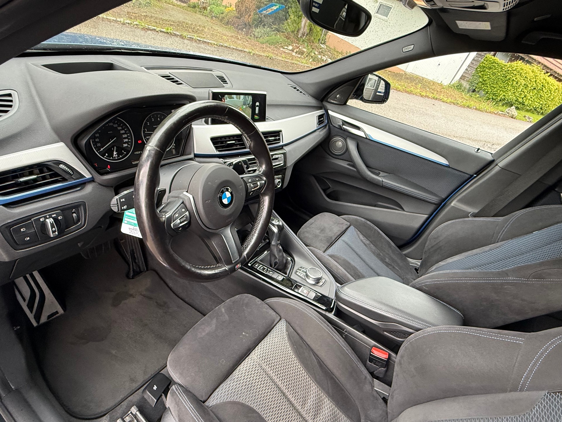 BMW X1 xDrive 25i Sport Line VENDUE/VERKAUFT-image-9