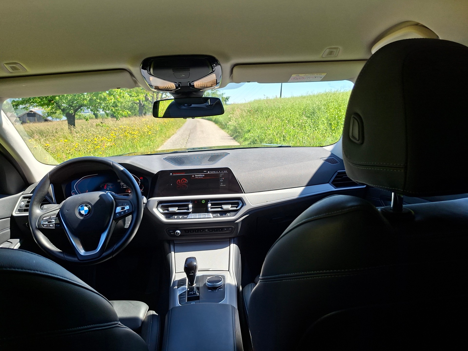 BMW 320d xDrive 48V Touring Steptronic-image-7
