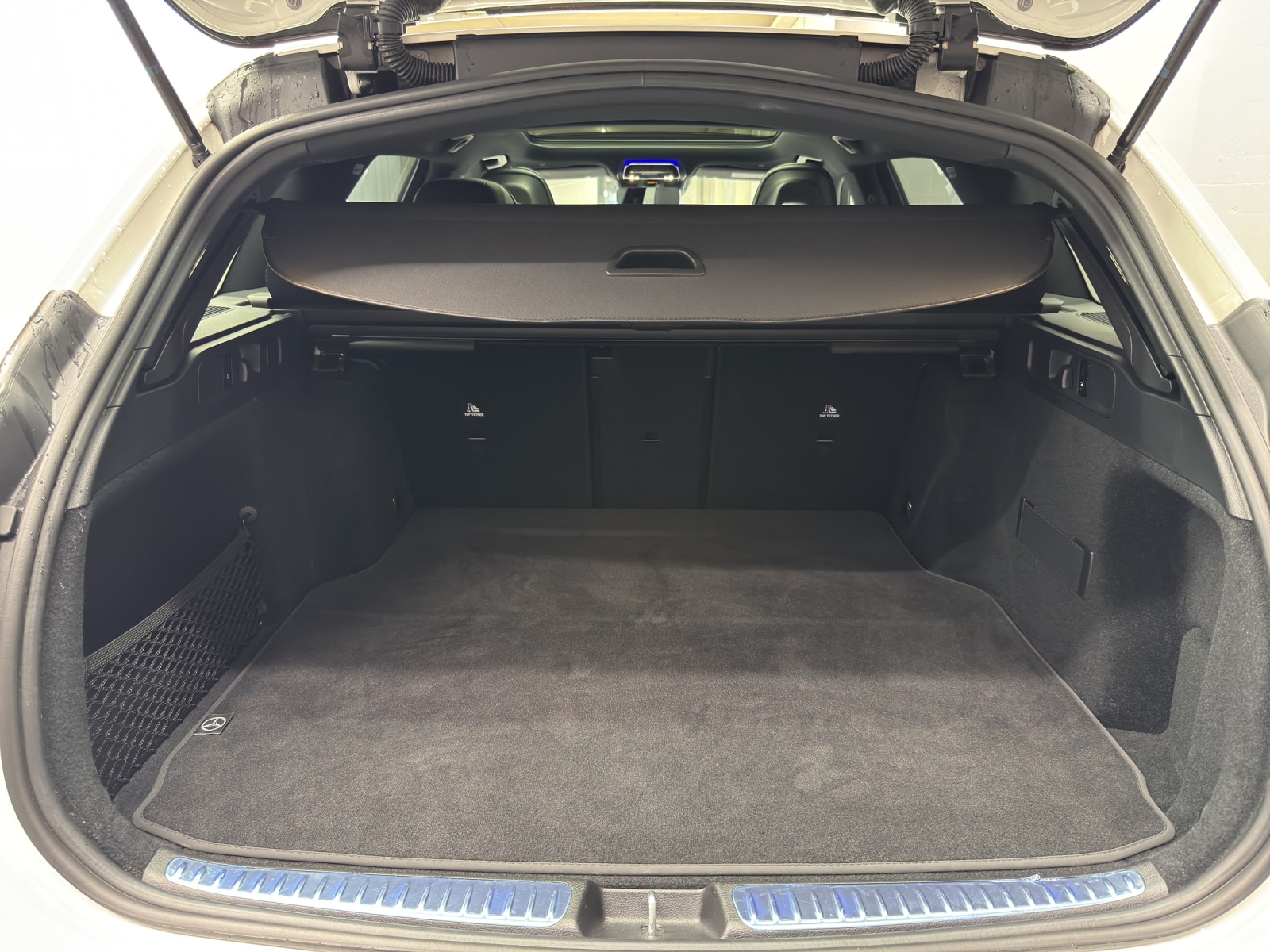 MERCEDES-BENZ C 220 d AMG Line 4Matic Swiss Star T-image-10
