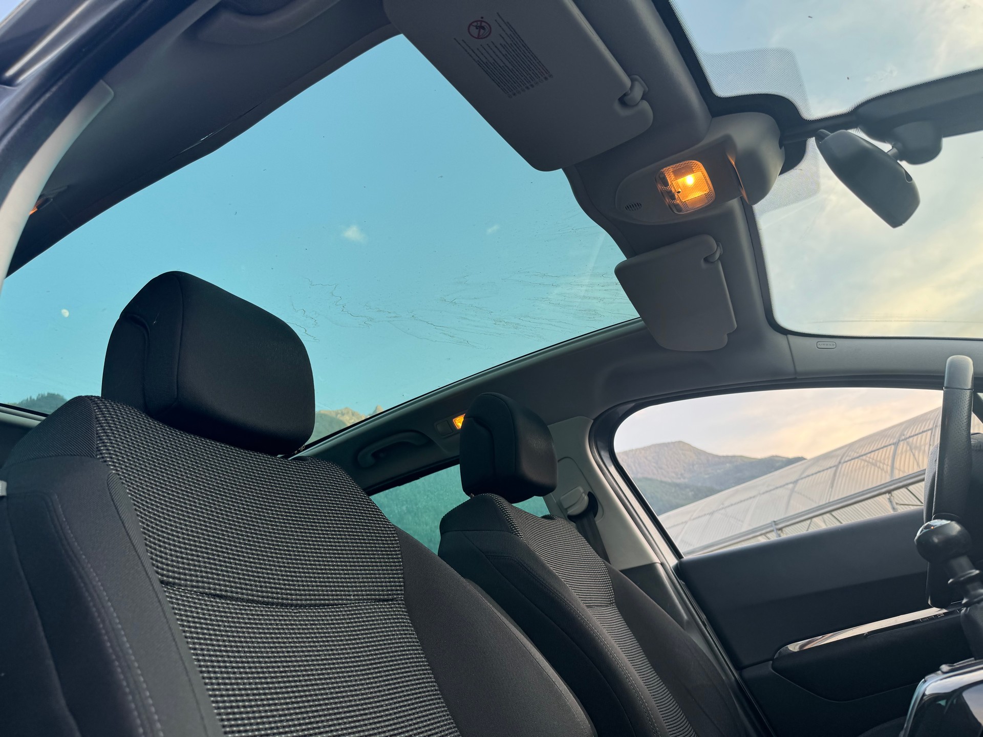 PEUGEOT 5008 1.6 16V T Sport Pack-image-11