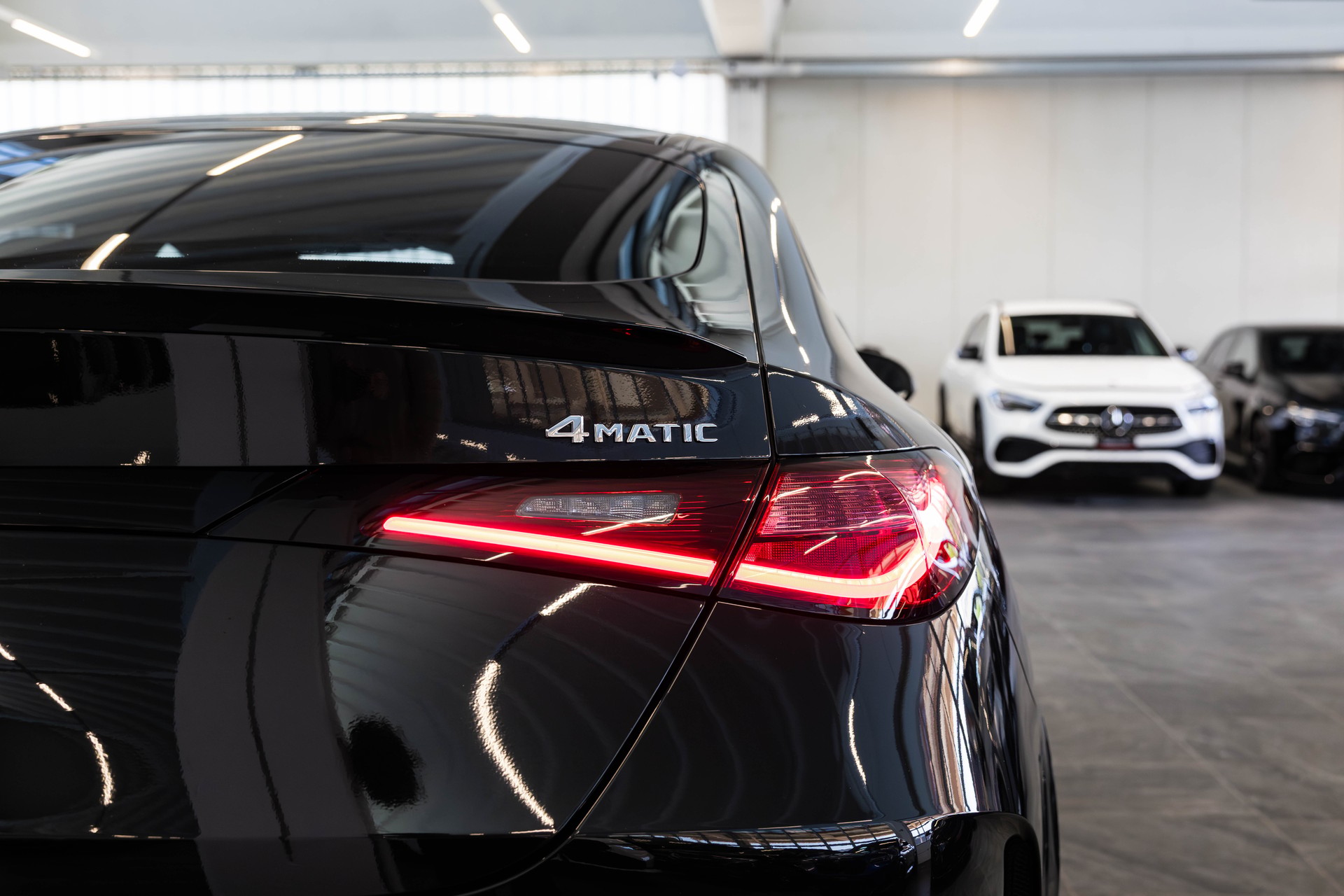 MERCEDES-BENZ GLC 200 AMG Line 4matic Coupé / Panorama / Head-Up Display / Ambientebeleuchtung-image-7