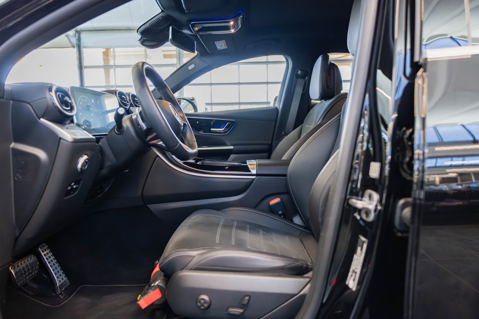 MERCEDES-BENZ GLC 200 AMG Line 4matic Coupé / Panorama / Head-Up Display / Ambientebeleuchtung-image-12