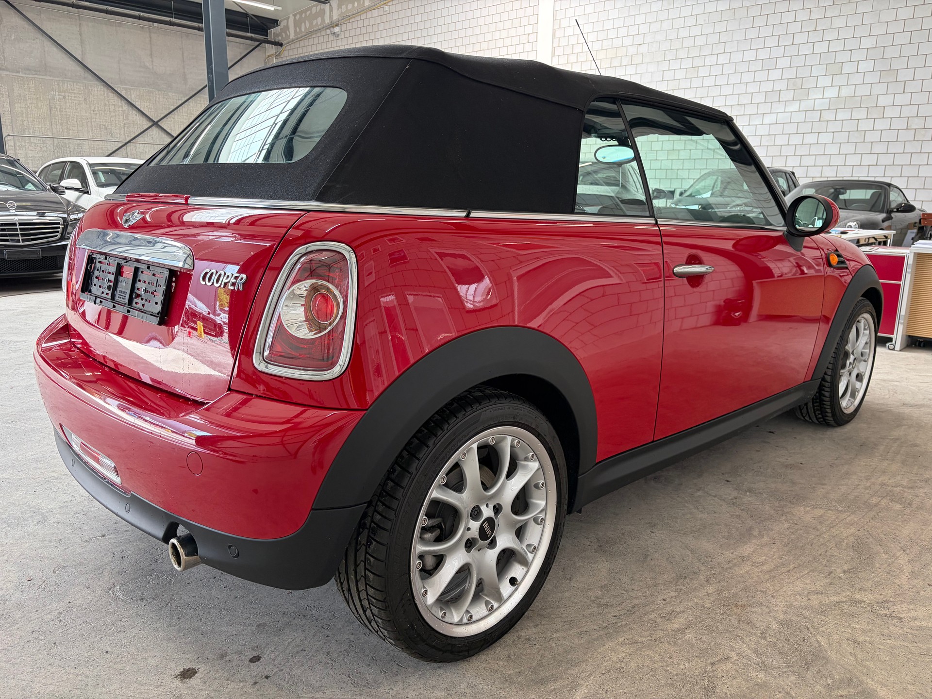 MINI Cooper Cabriolet Steptronic-image-3