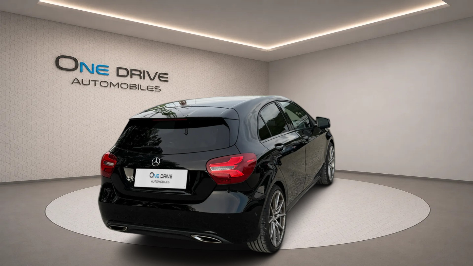 MERCEDES-BENZ A 200 Urban 7G-DCT-image-6