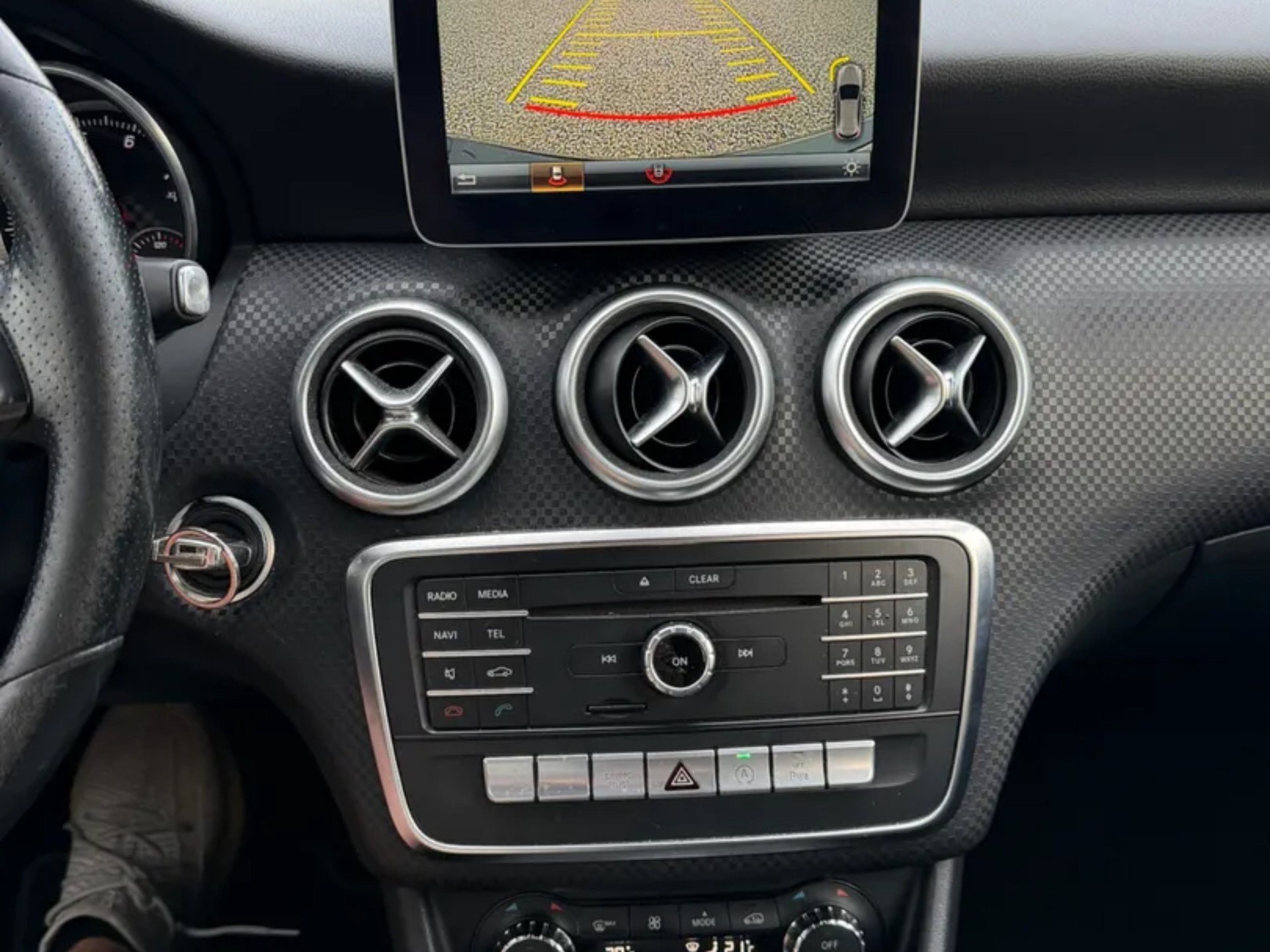 MERCEDES-BENZ A 200 Urban 7G-DCT-image-10