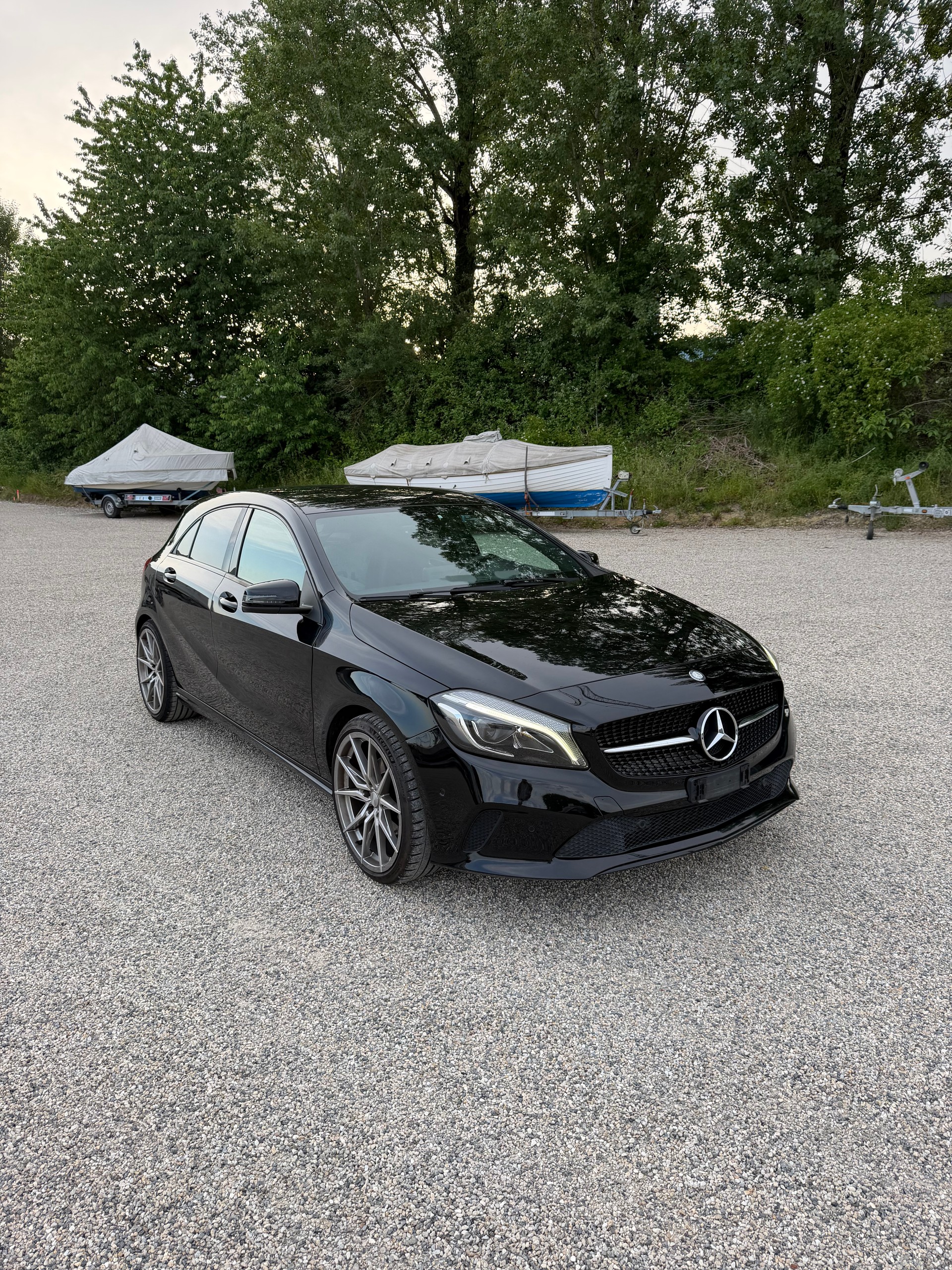 MERCEDES-BENZ A 200 Urban 7G-DCT-image-1