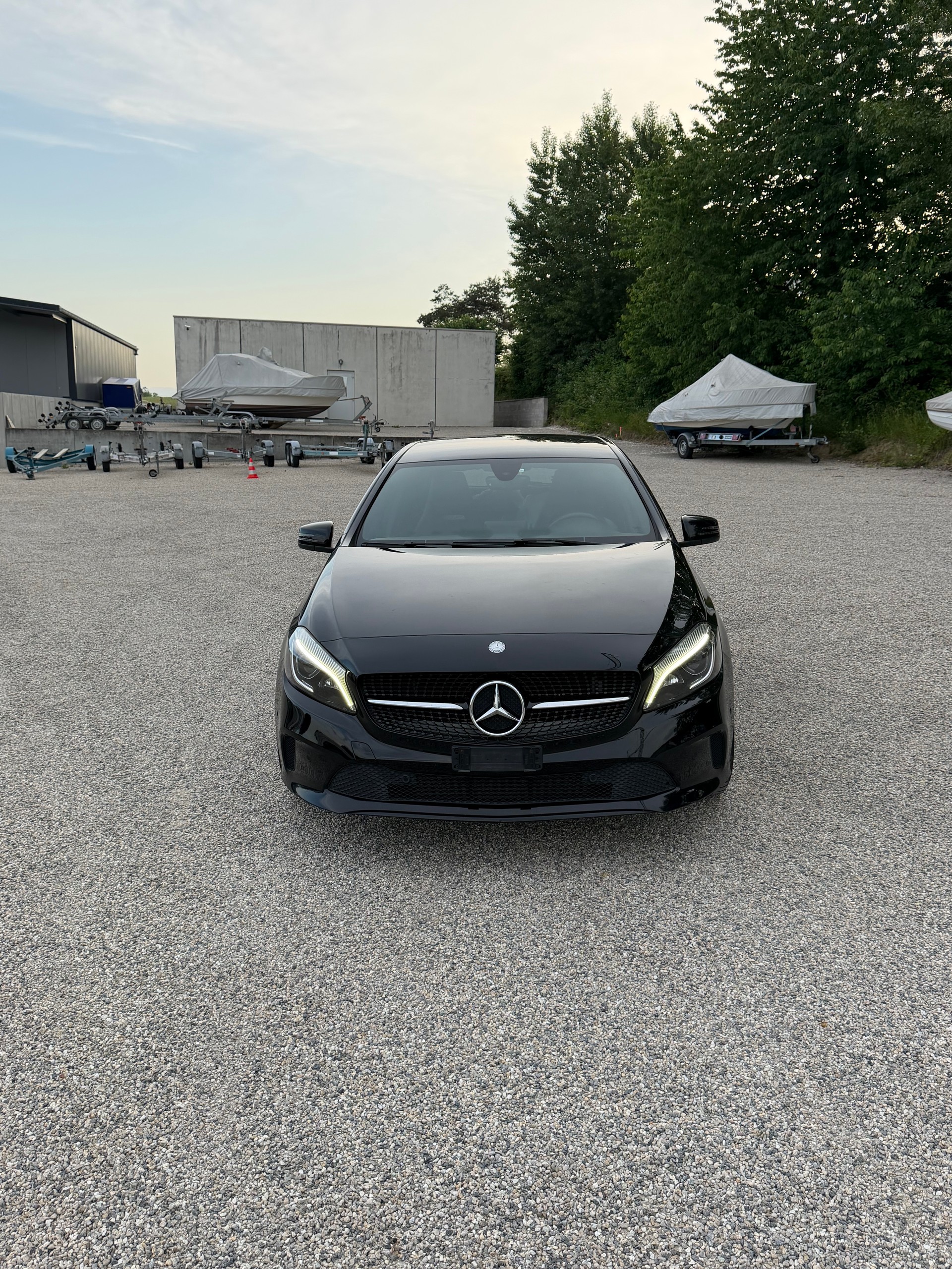 MERCEDES-BENZ A 200 Urban 7G-DCT-image-2