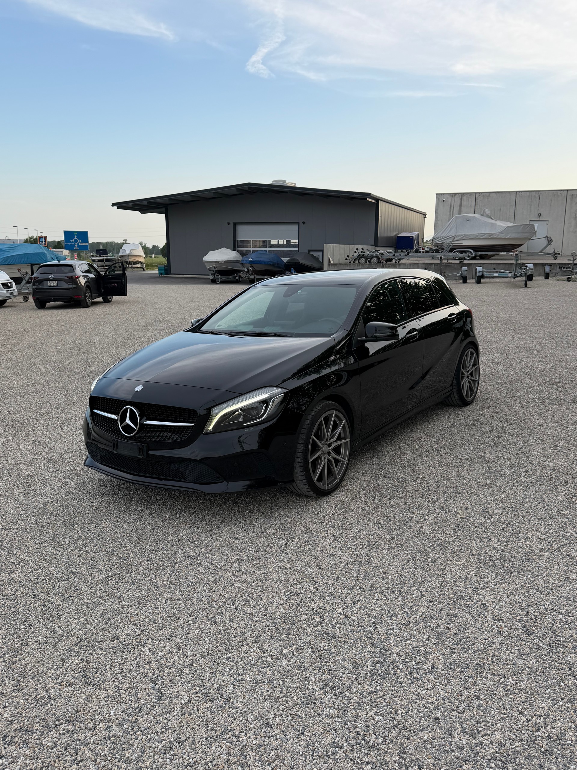 MERCEDES-BENZ A 200 Urban 7G-DCT-image-0