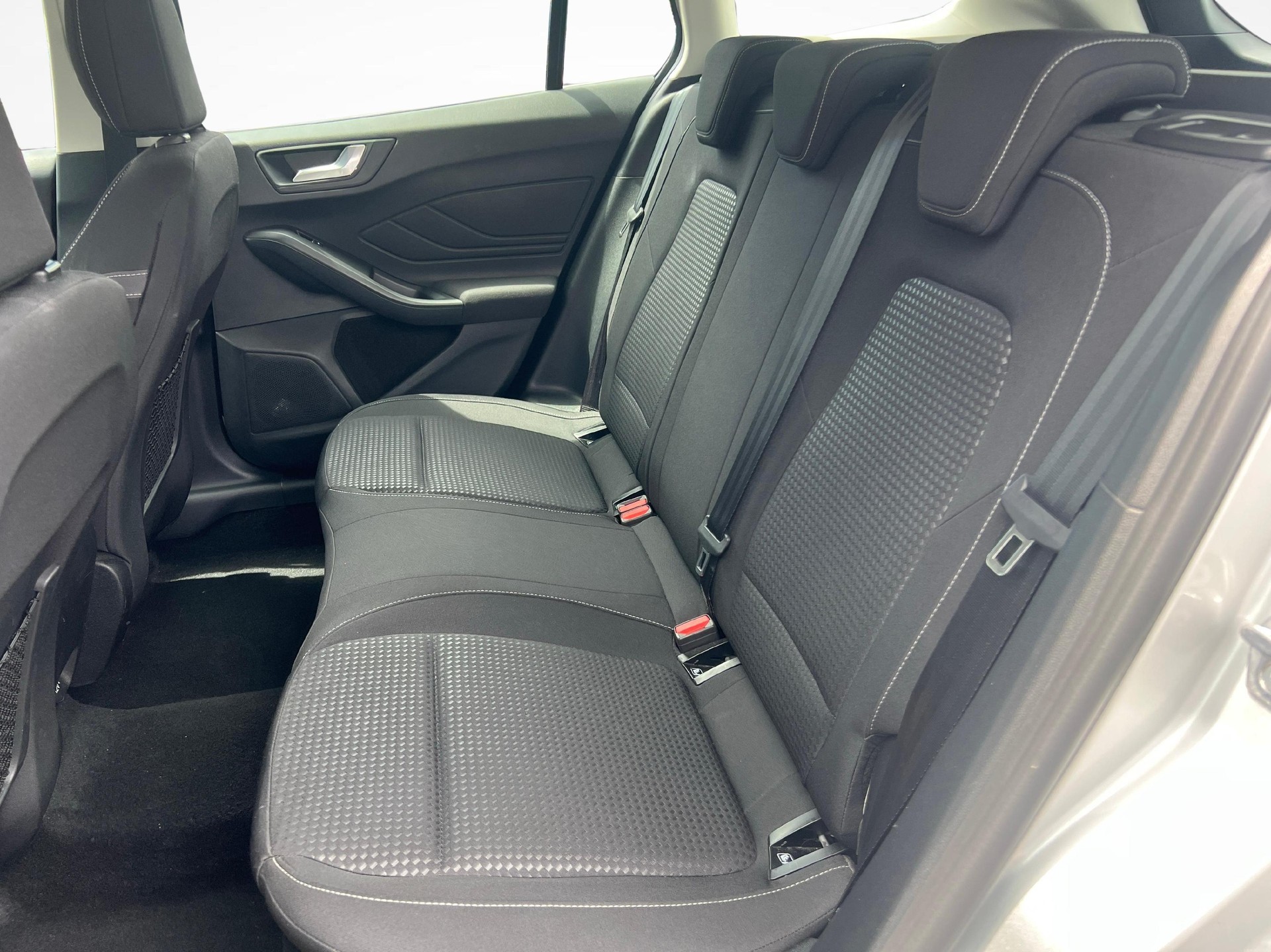 FORD Focus Station Wagon 1.5i EcoB SCTi 150 Cool & Connect-image-11