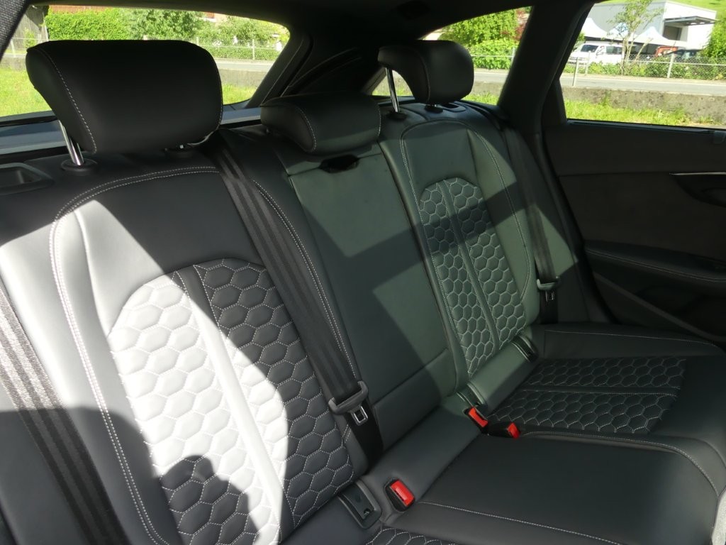 AUDI RS4 Avant 2.9 TFSI quattro tiptronic-image-12