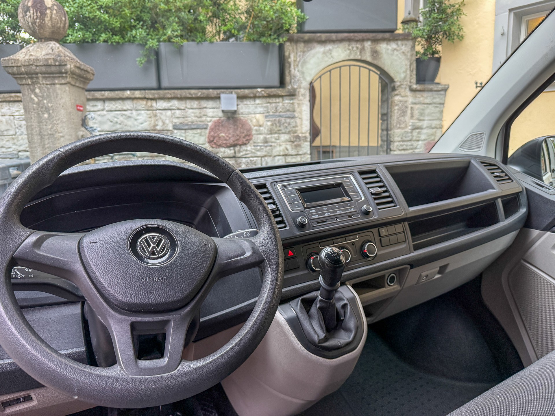 VW TRANSPORTER-image-16