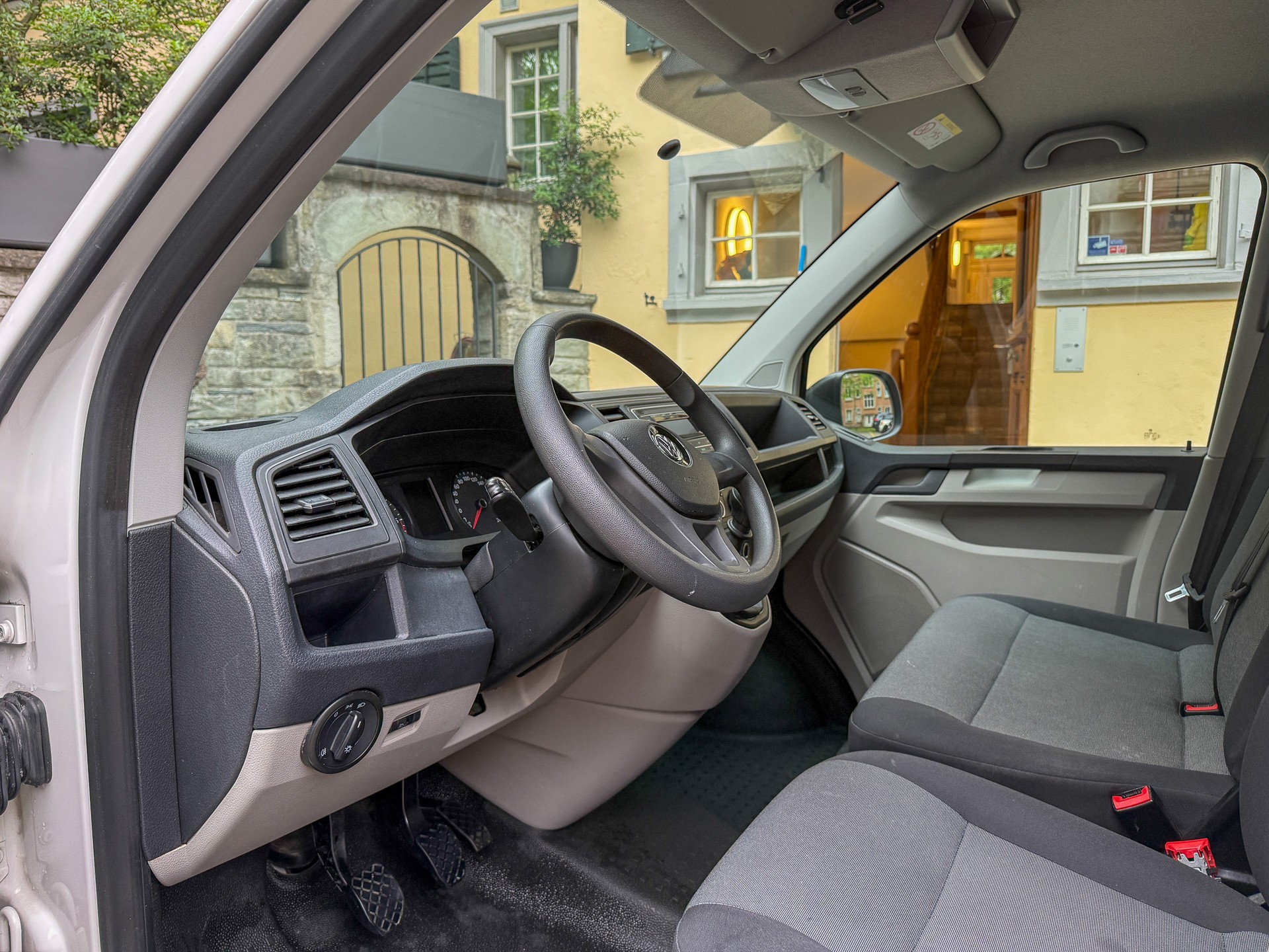 VW TRANSPORTER-image-8
