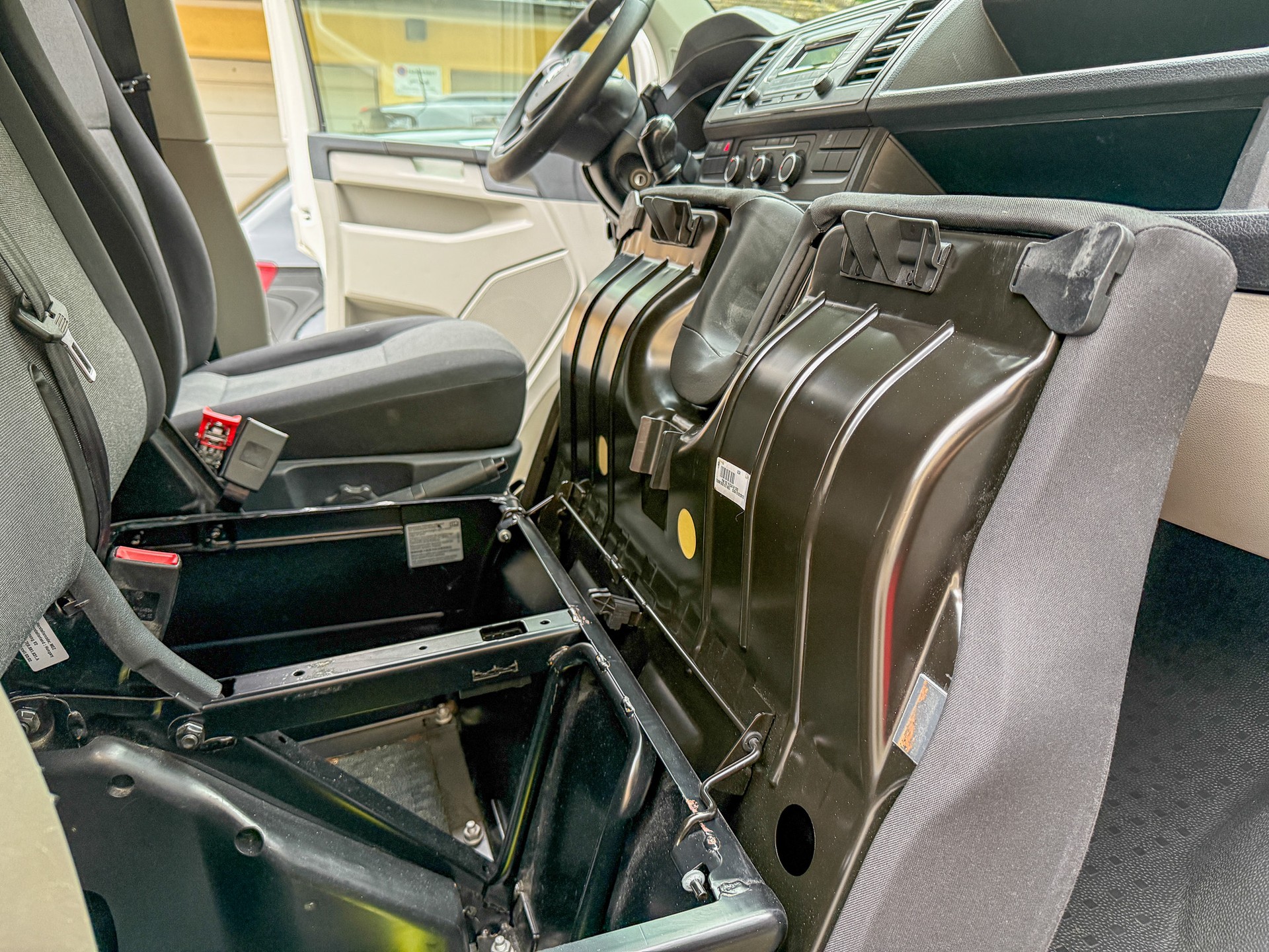 VW TRANSPORTER-image-14