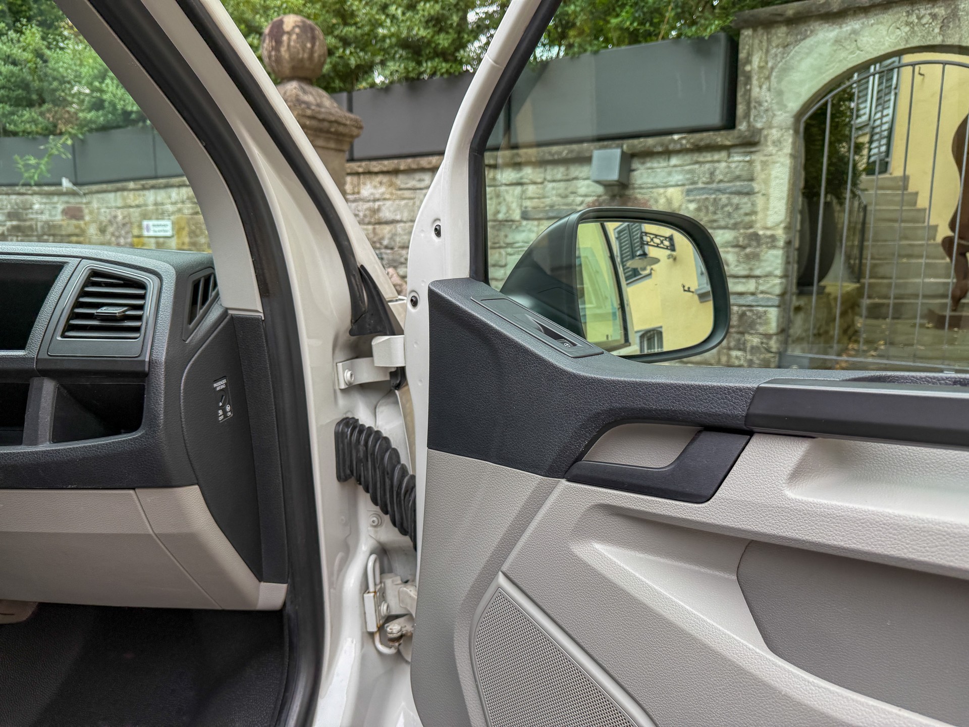 VW TRANSPORTER-image-10