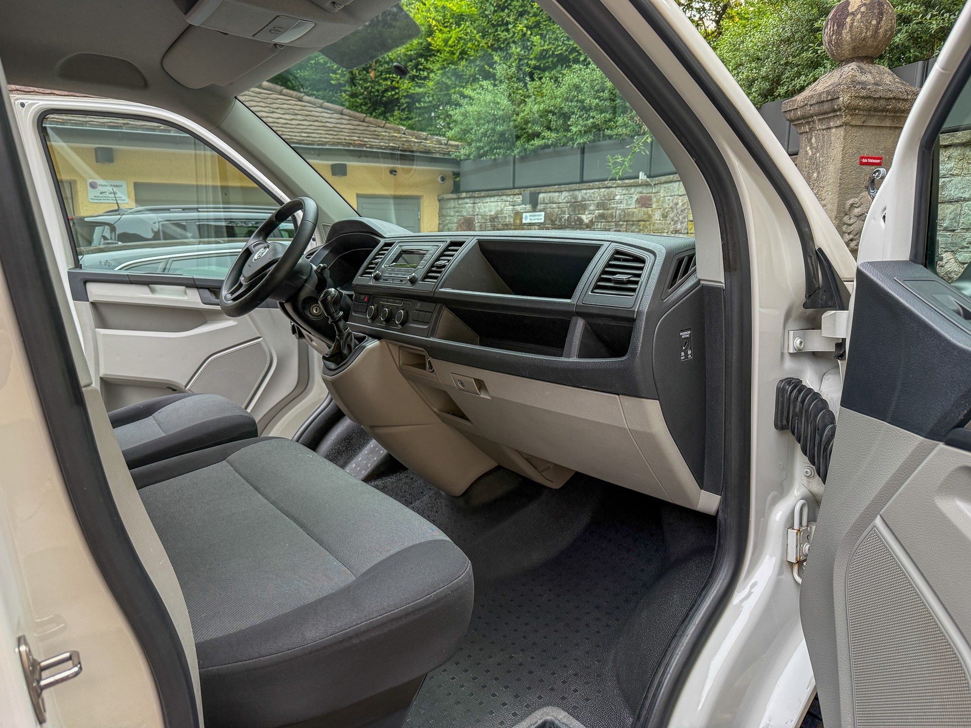 VW TRANSPORTER-image-9