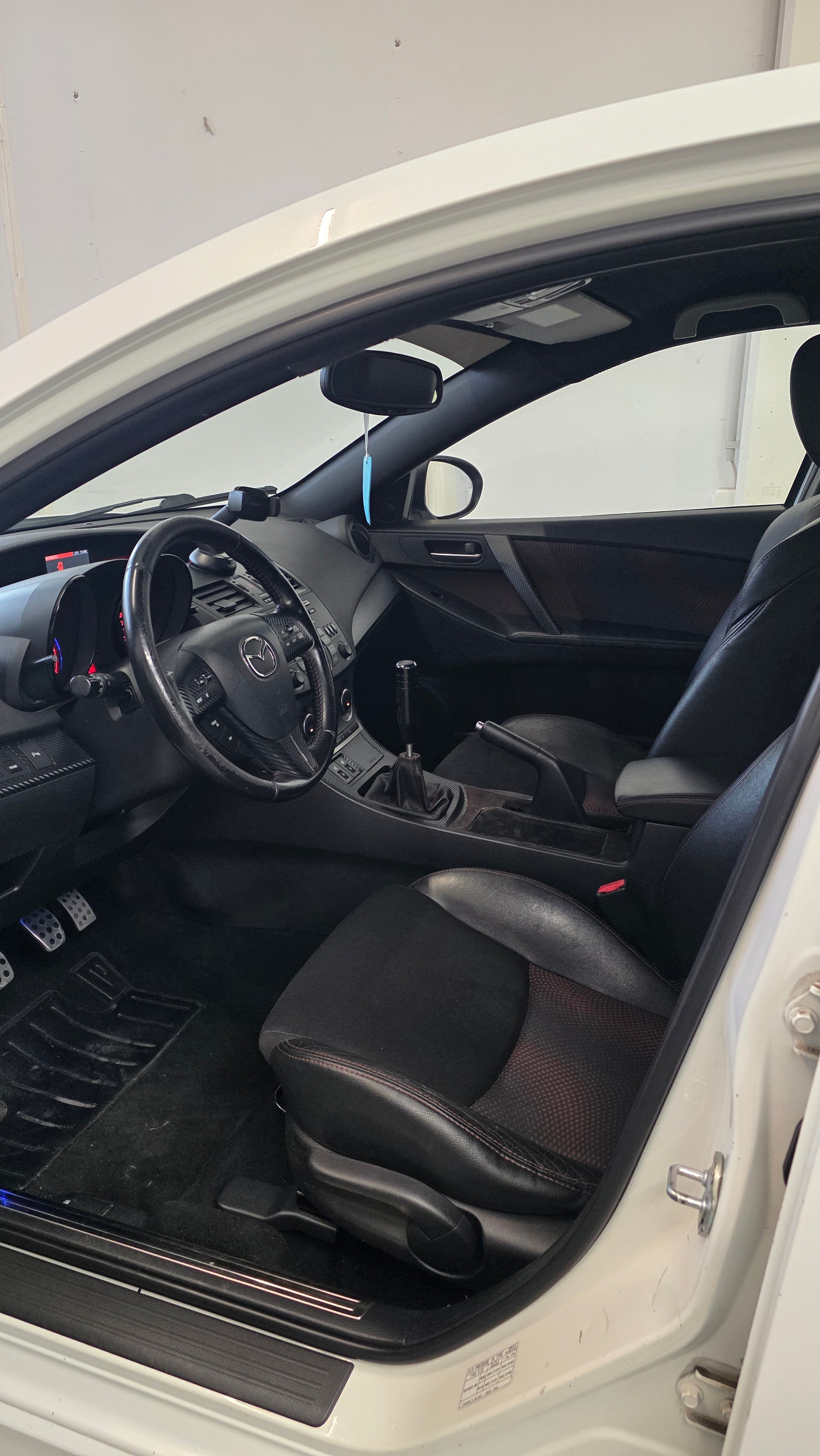 MAZDA 3 2.3 16V DISI Turbo MPS-image-6
