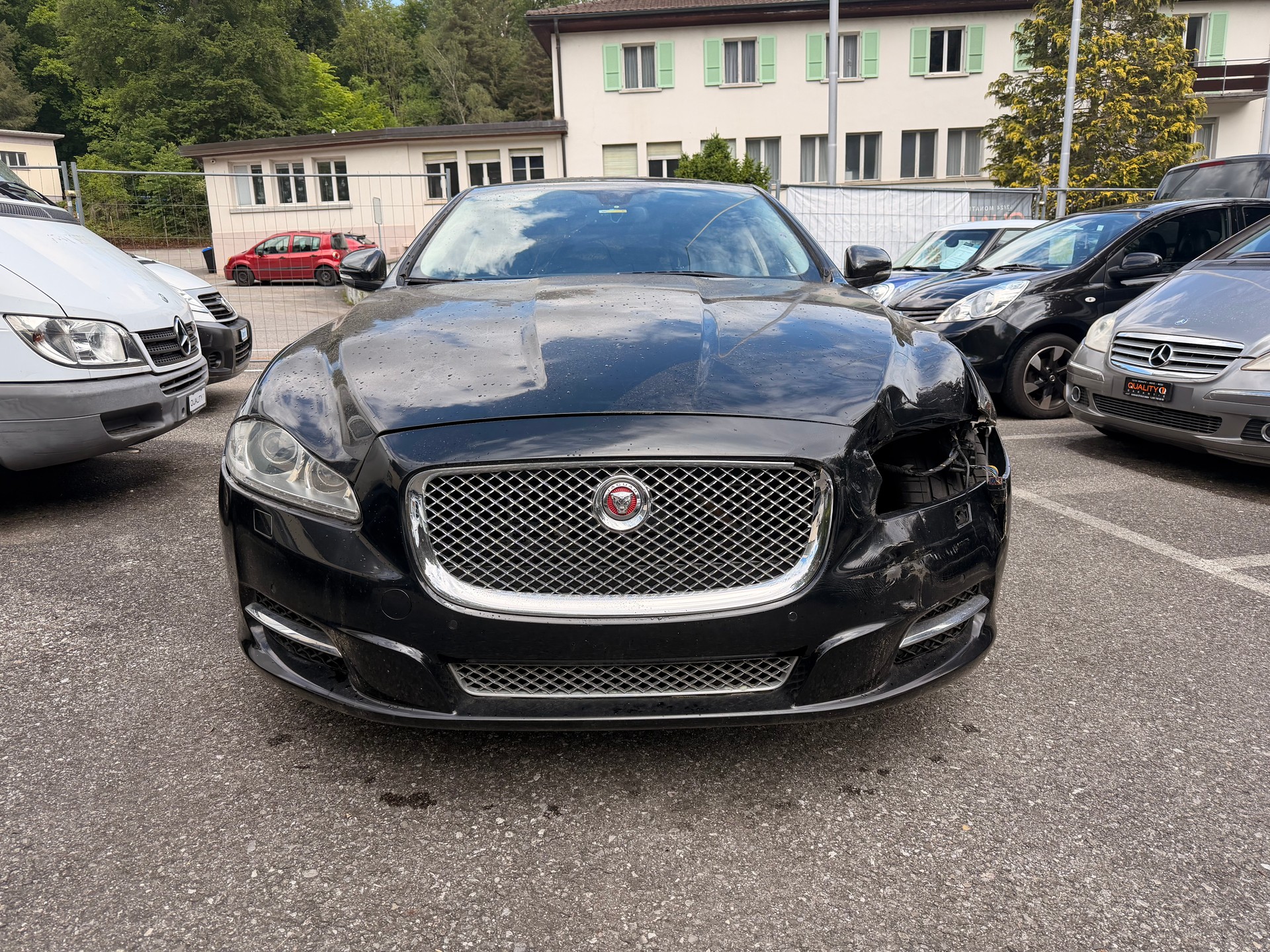 JAGUAR XJ 3.0 V6 S/C Premium Luxury Automatic AWD-image-0