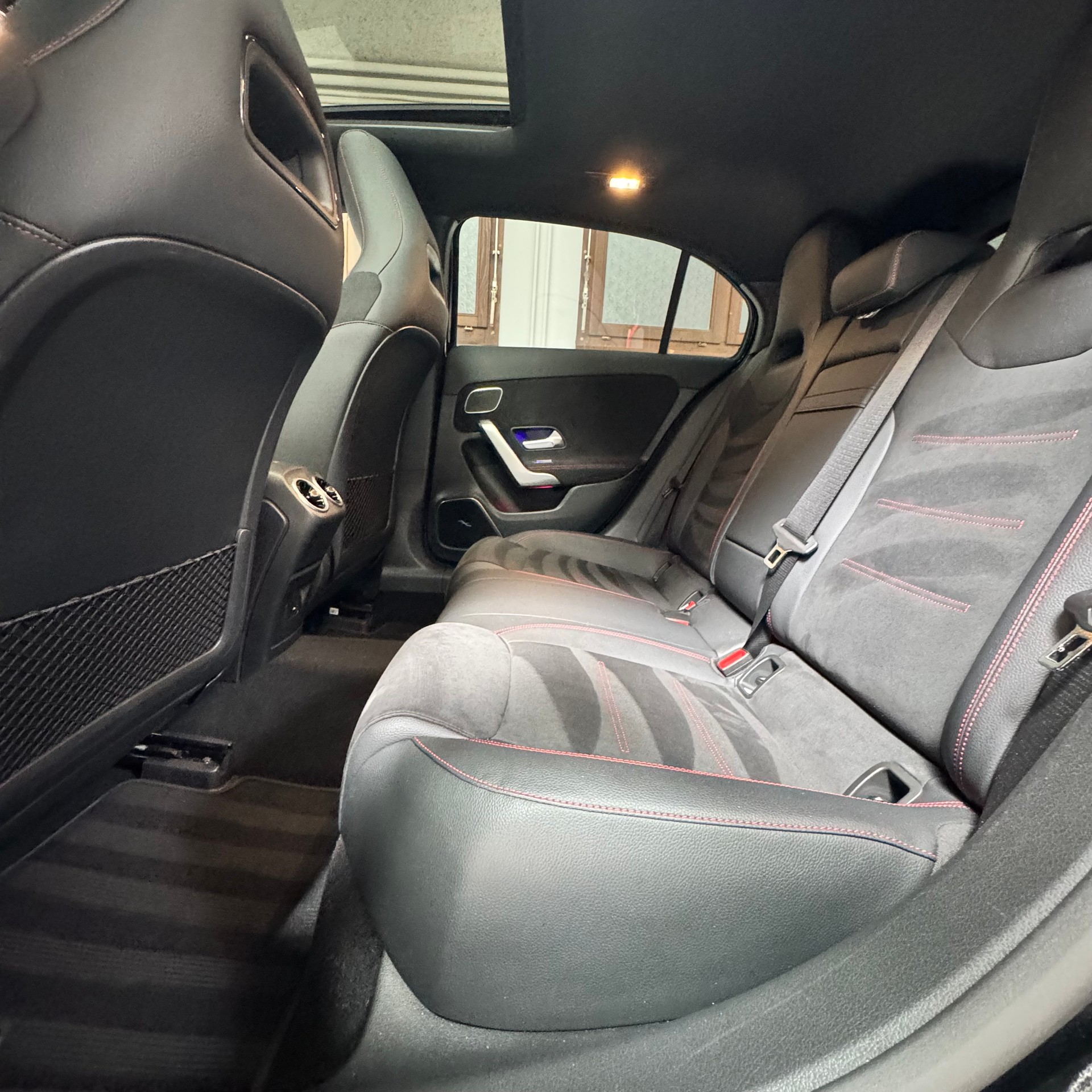 MERCEDES-BENZ A 250 4Matic AMG Line 4Matic 7G-DCT-image-10