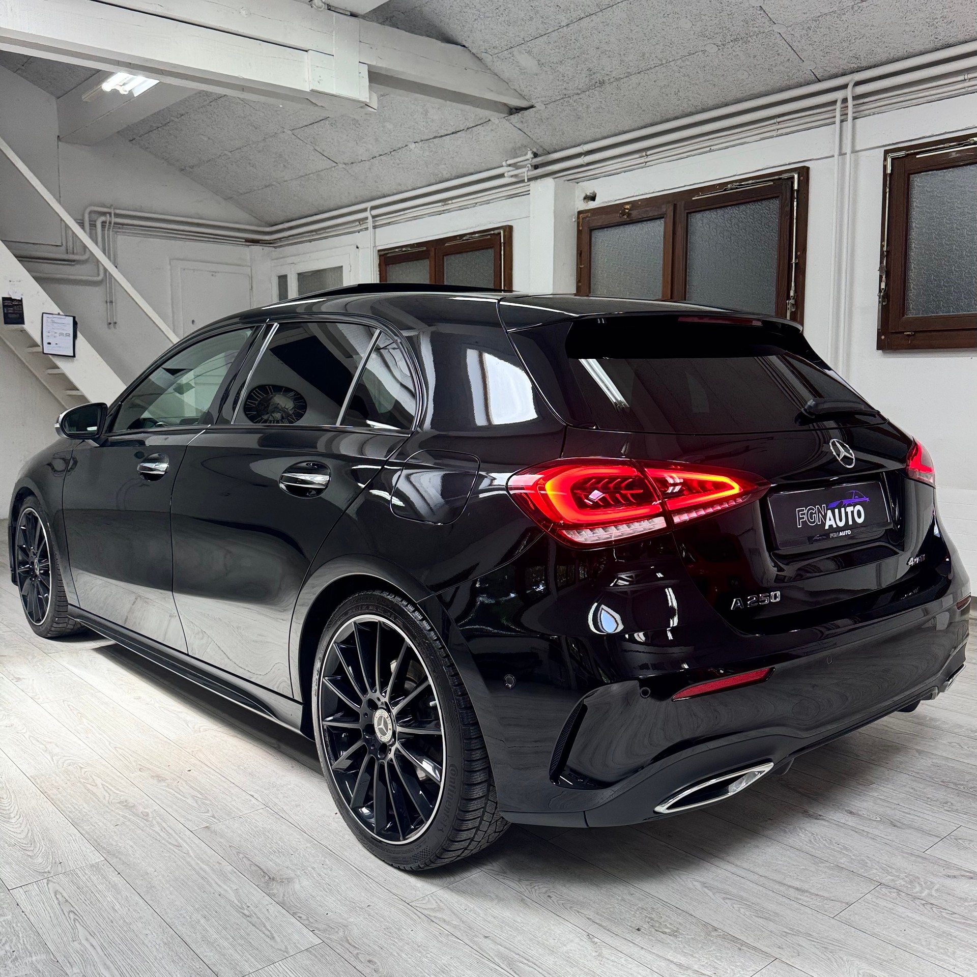 MERCEDES-BENZ A 250 4Matic AMG Line 4Matic 7G-DCT-image-5