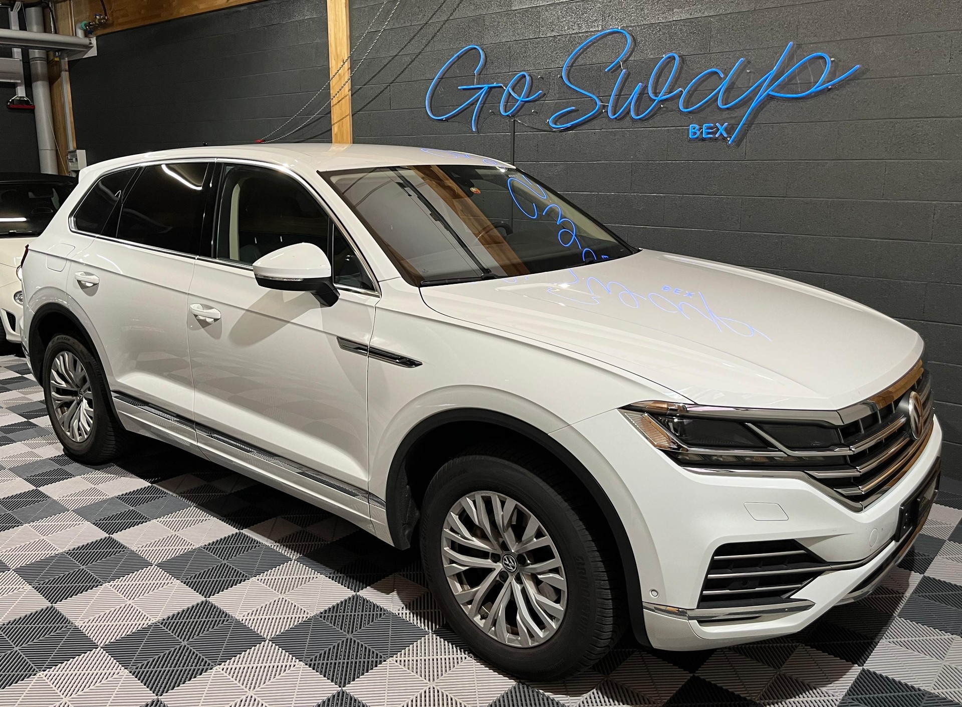 VW Touareg 3.0 TDI Elegance Tiptronic-image-0