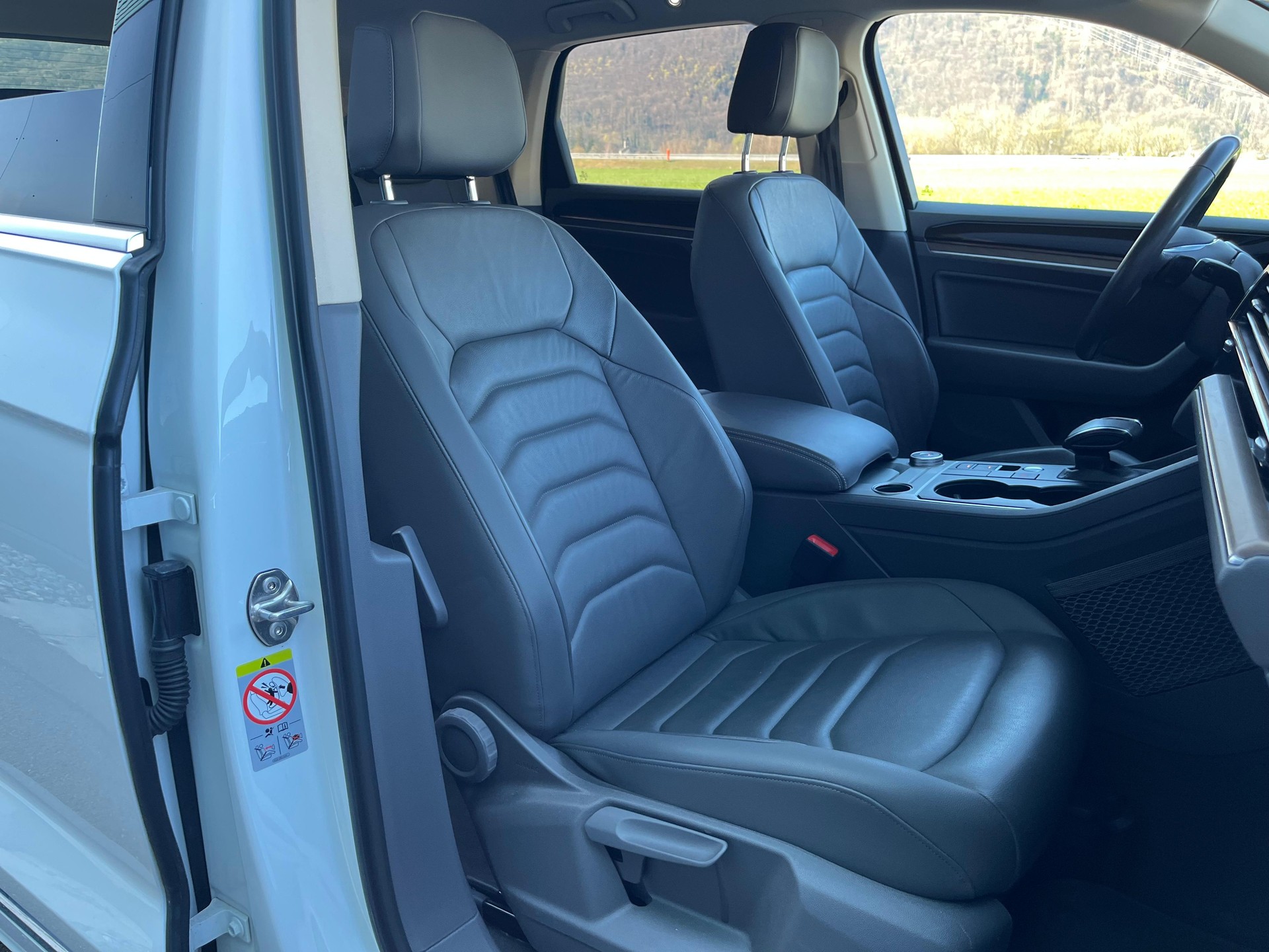 VW Touareg 3.0 TDI Elegance Tiptronic-image-9