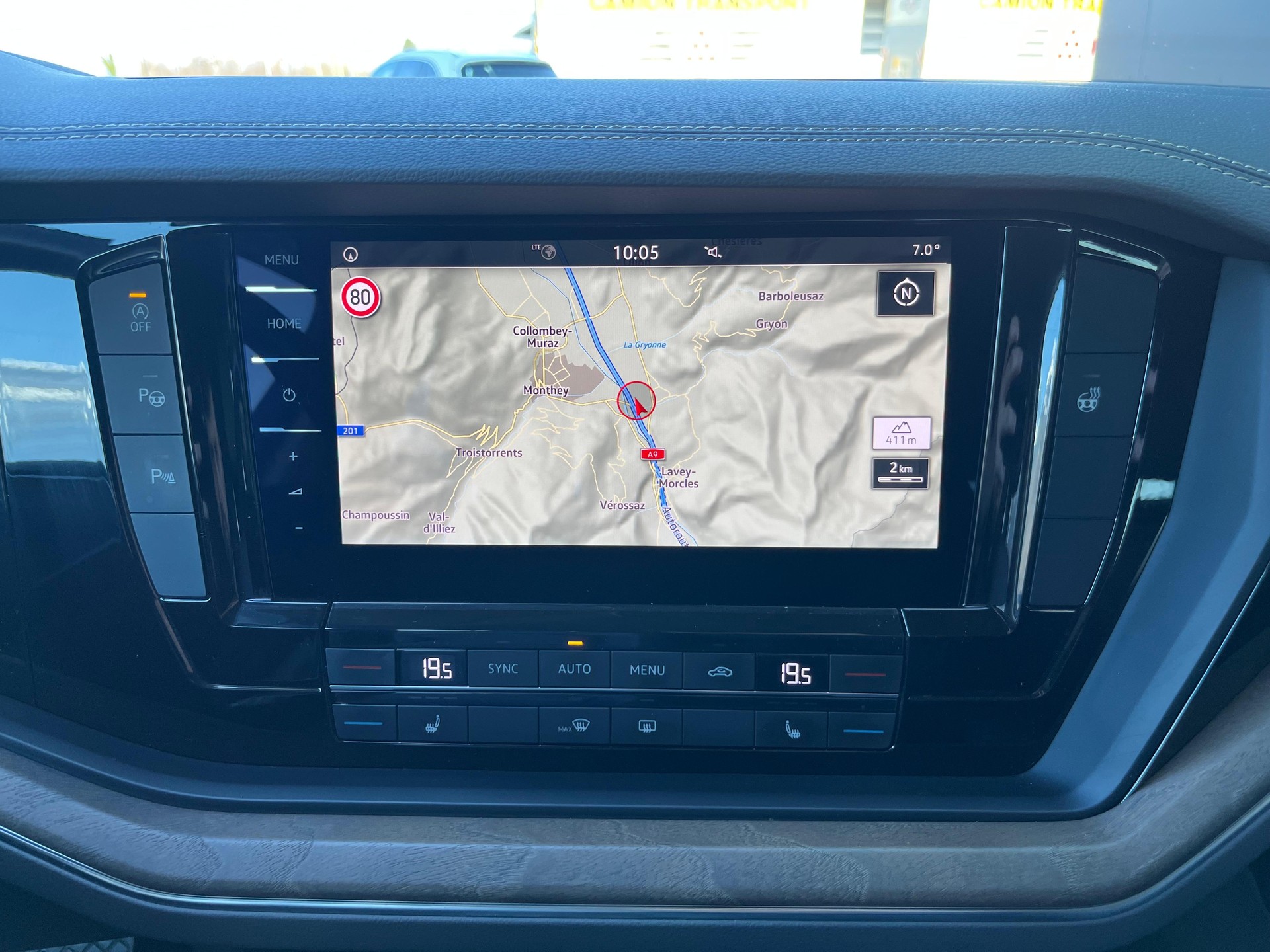 VW Touareg 3.0 TDI Elegance Tiptronic-image-16