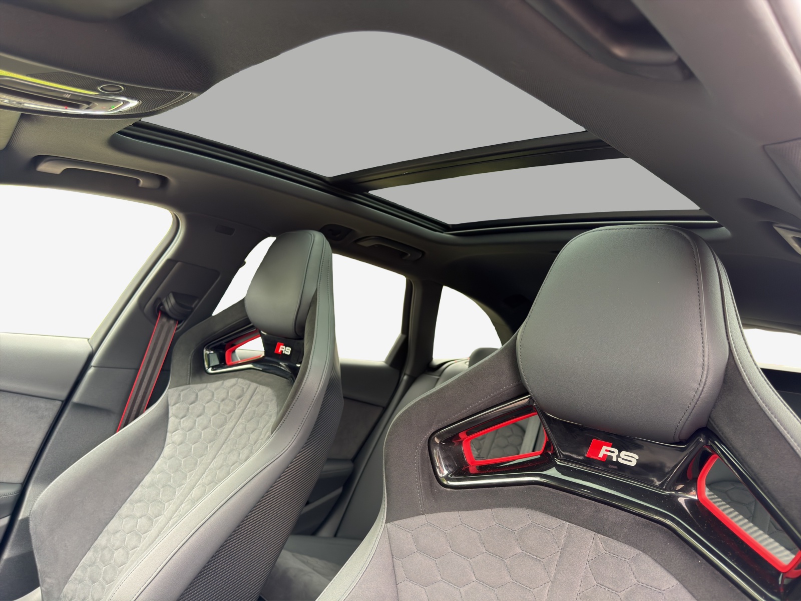 AUDI RS4 Avant quattro tiptronic-image-14