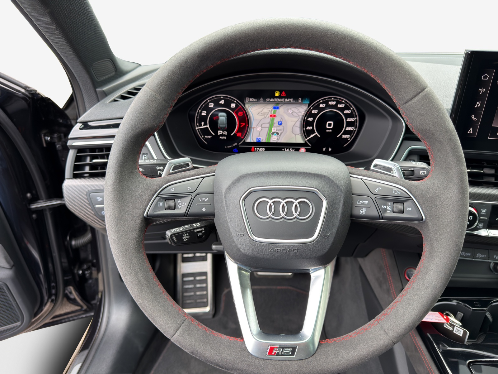 AUDI RS4 Avant quattro tiptronic-image-9