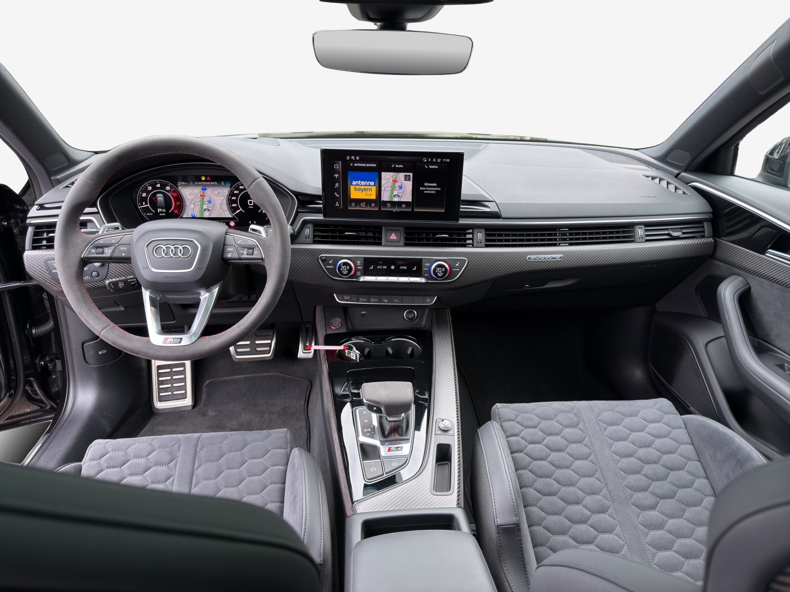 AUDI RS4 Avant quattro tiptronic-image-8