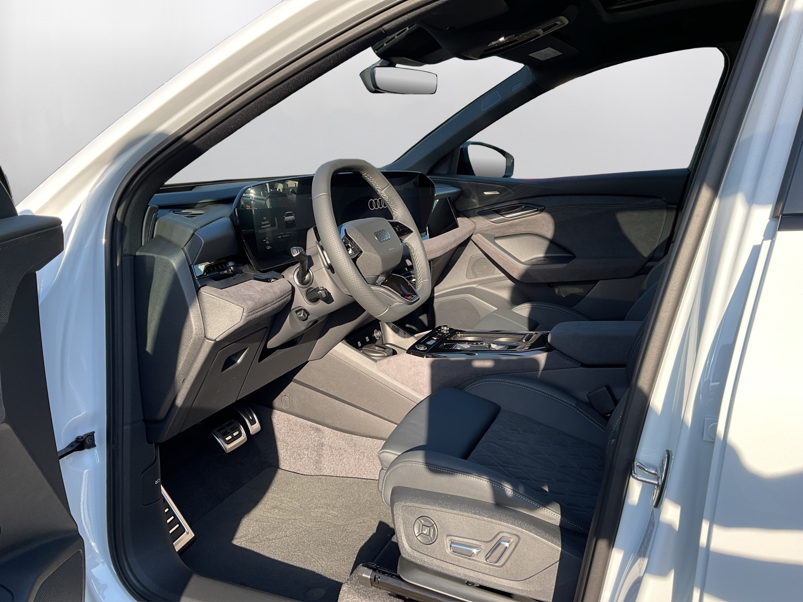 AUDI Q6 e-tron quattro-image-9
