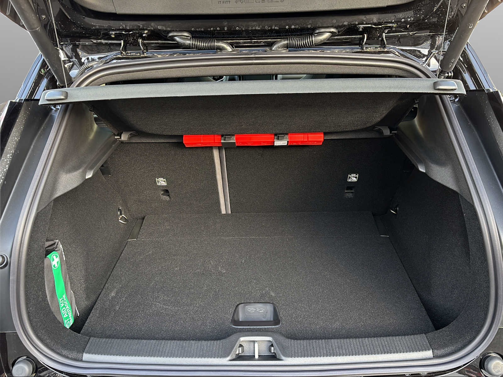 VOLVO EX30 Cross Country P8 69 kWh AWD Ultra-image-5