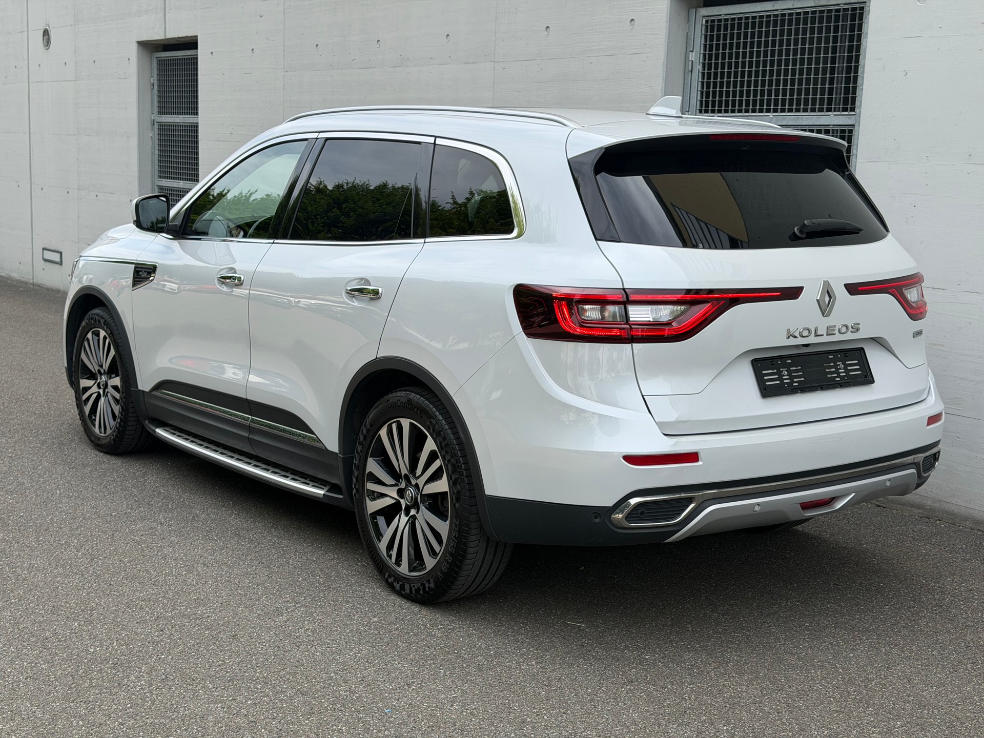 RENAULT Koleos 2.0 dCi Initiale 4WD Xtronic CVT-image-2