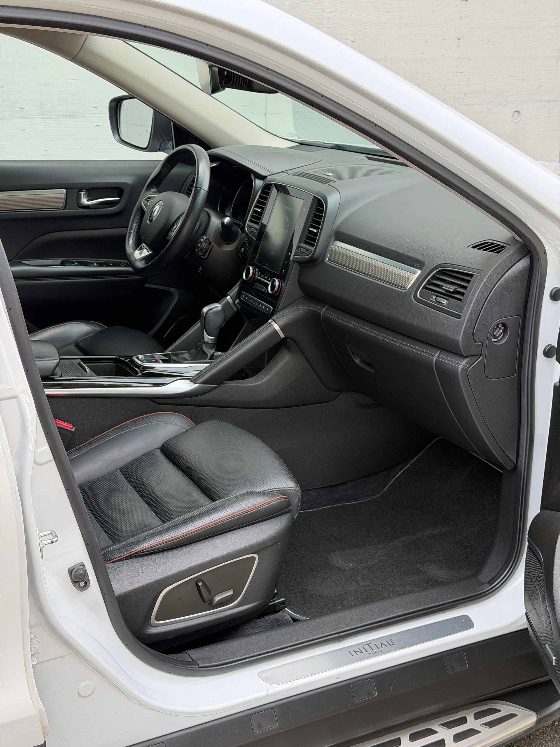 RENAULT Koleos 2.0 dCi Initiale 4WD Xtronic CVT-image-6