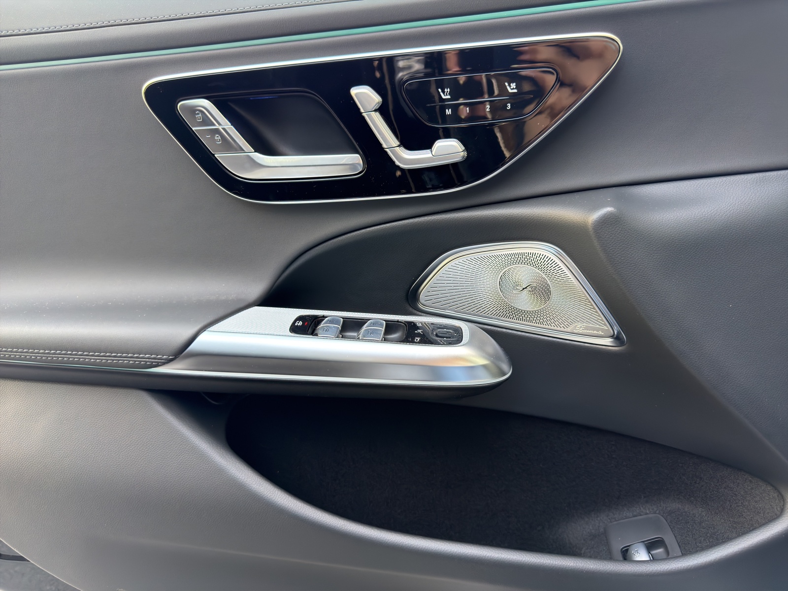 MERCEDES-BENZ E 450 d T 4Matic 9G-Tronic-image-12