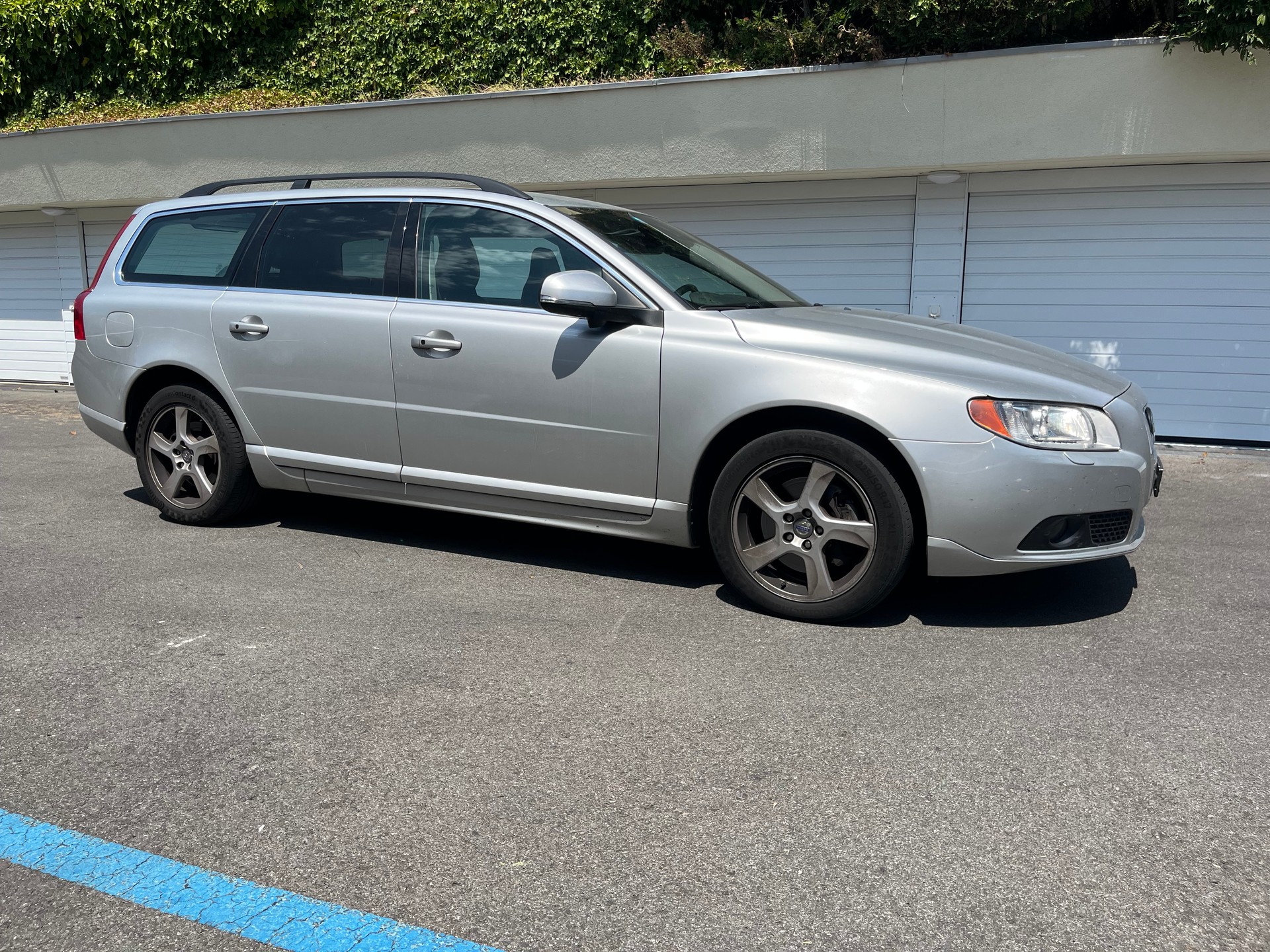 VOLVO 2.0 D3 Summum S/S-image-1