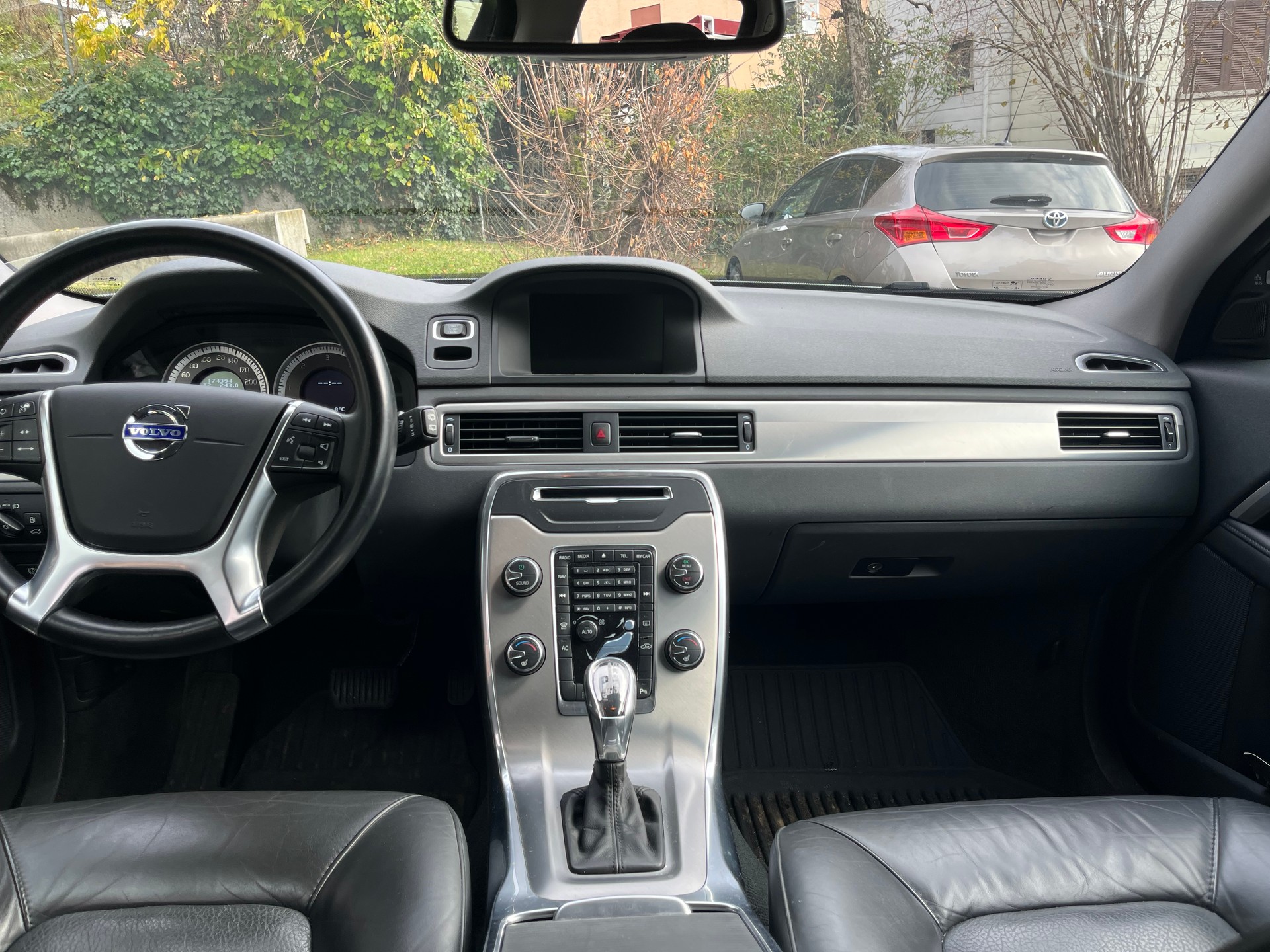 VOLVO 2.0 D3 Summum S/S-image-3